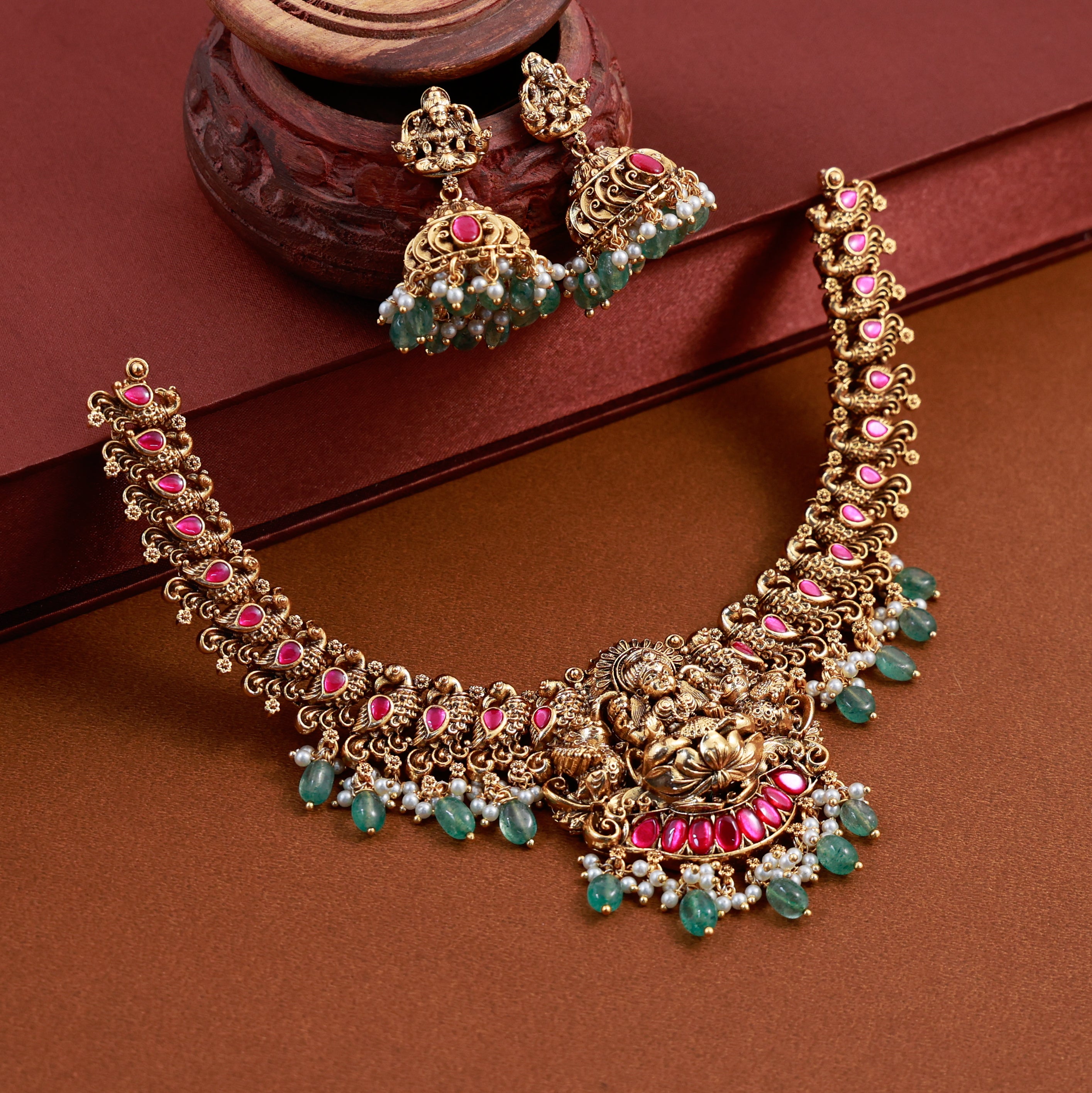 Devi Neckpiece with Earring