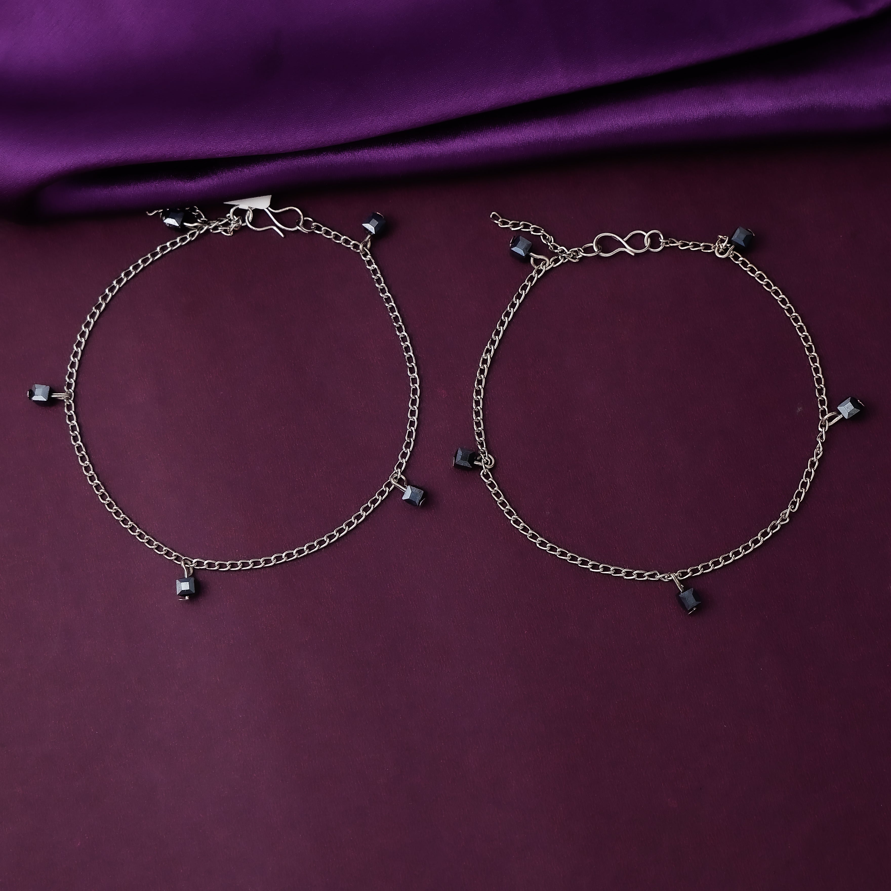Silver chain stone anklet for women with elegant detailing