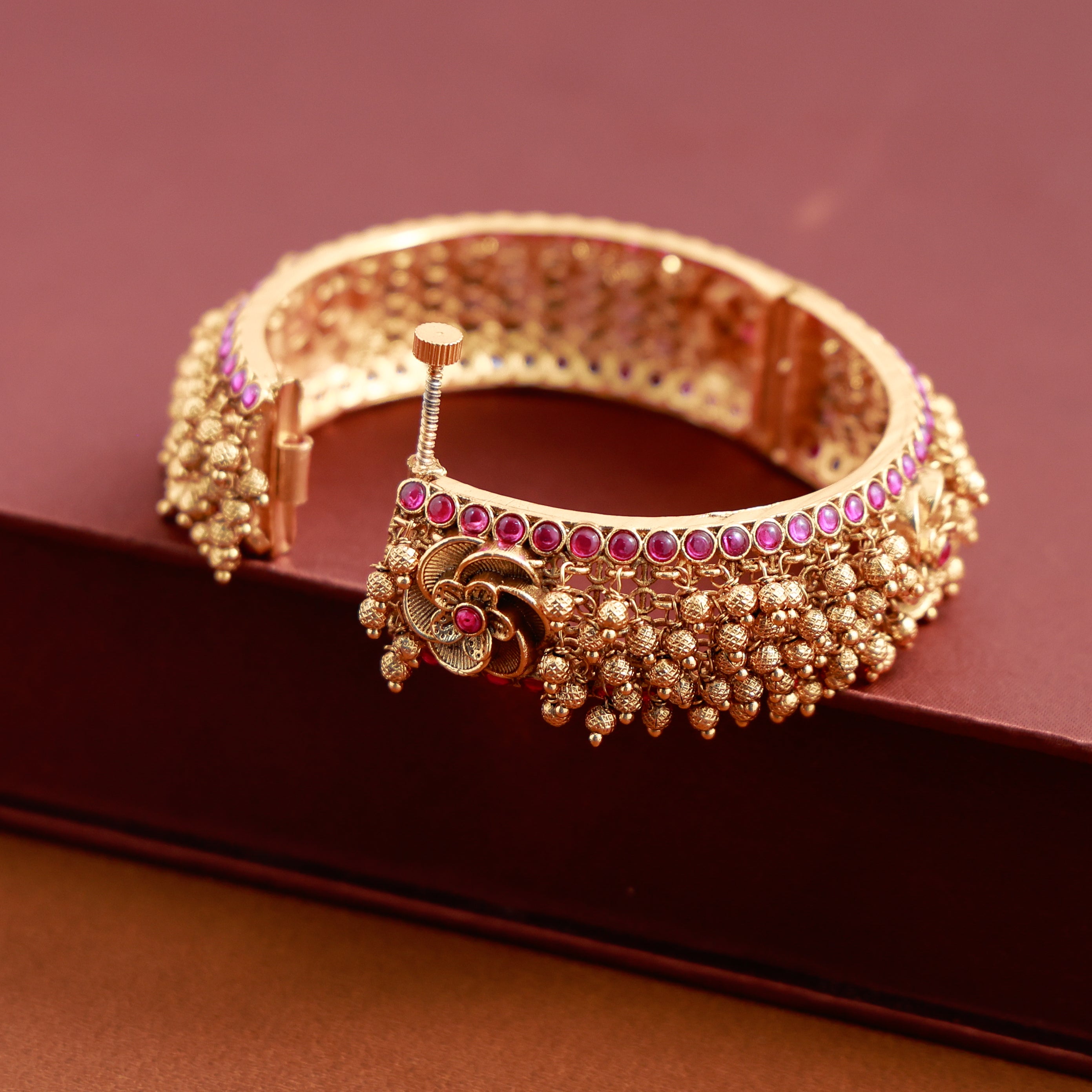 Golden Pearl Flower Single Bangle