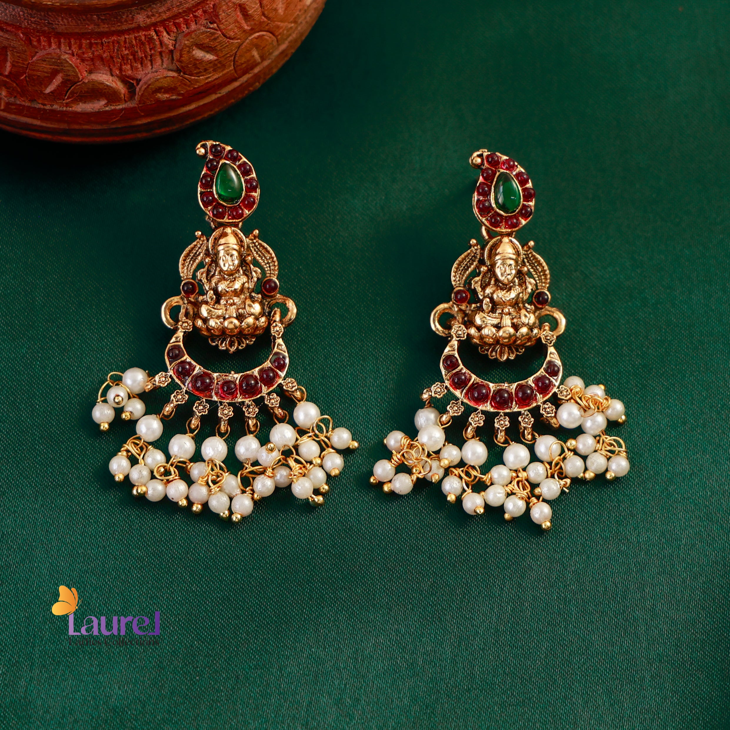 Lakshmi Devi Pendant Short Neckpiece with Earring