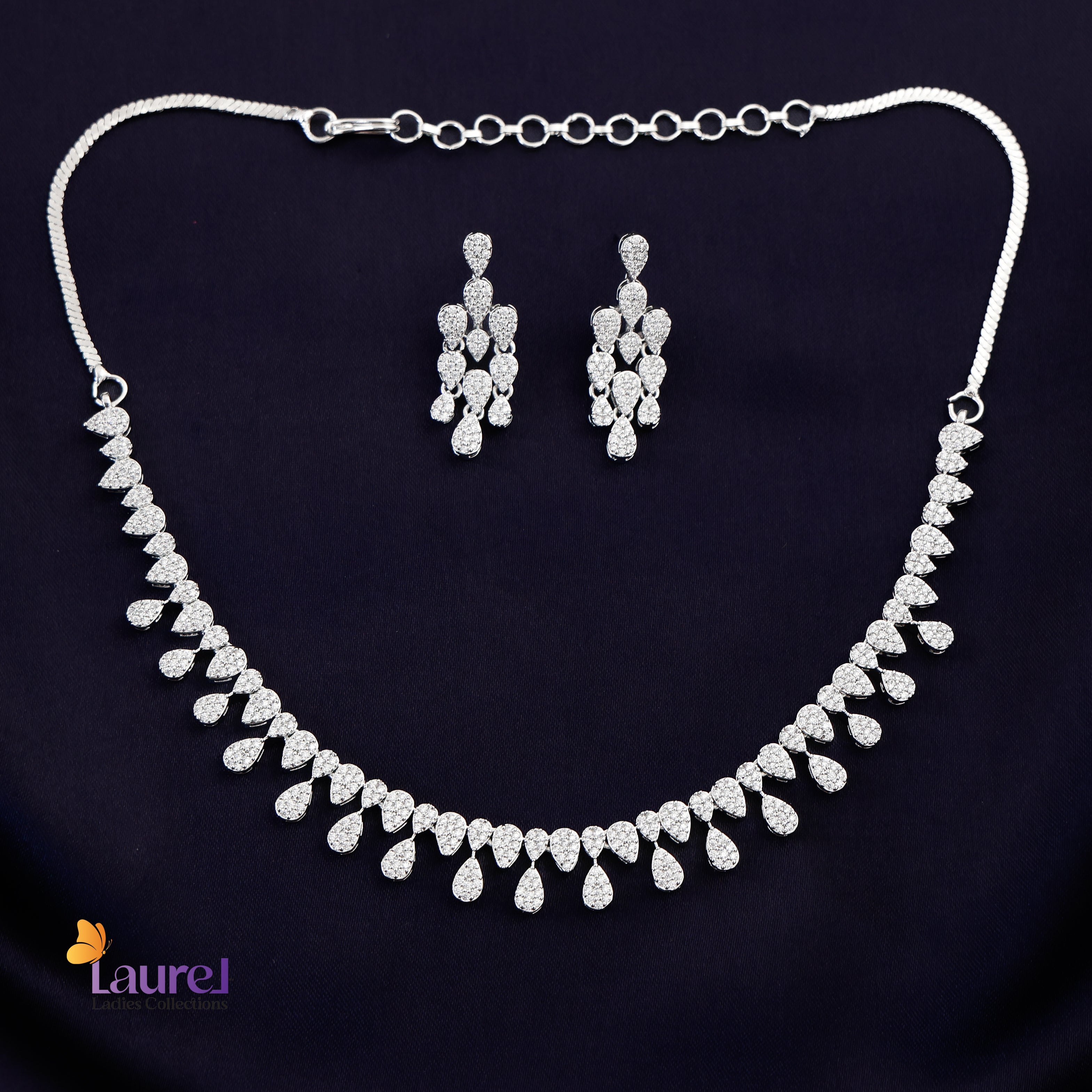 AD White Short Neckpiece with Earring