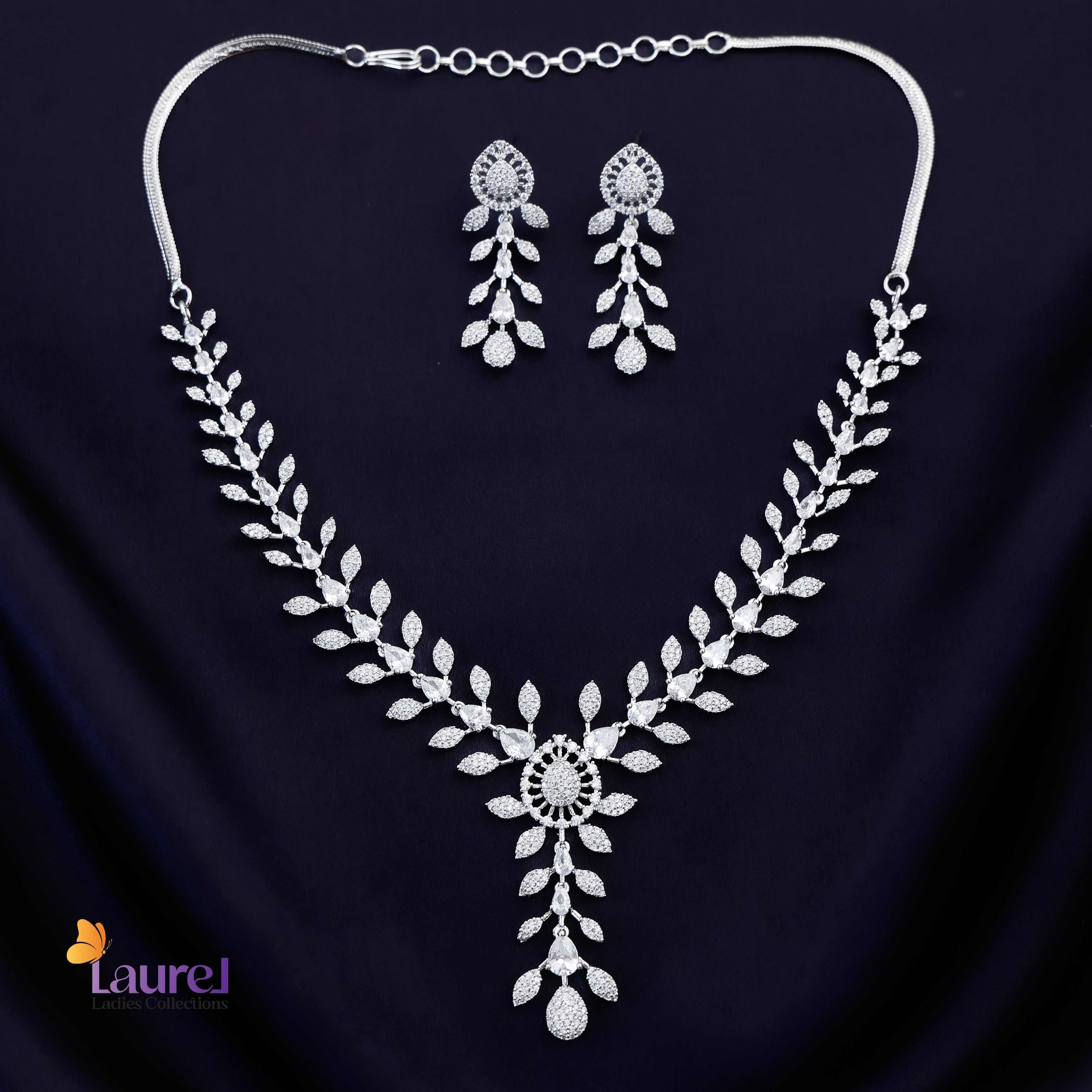 White AD Neckpiece with Earring