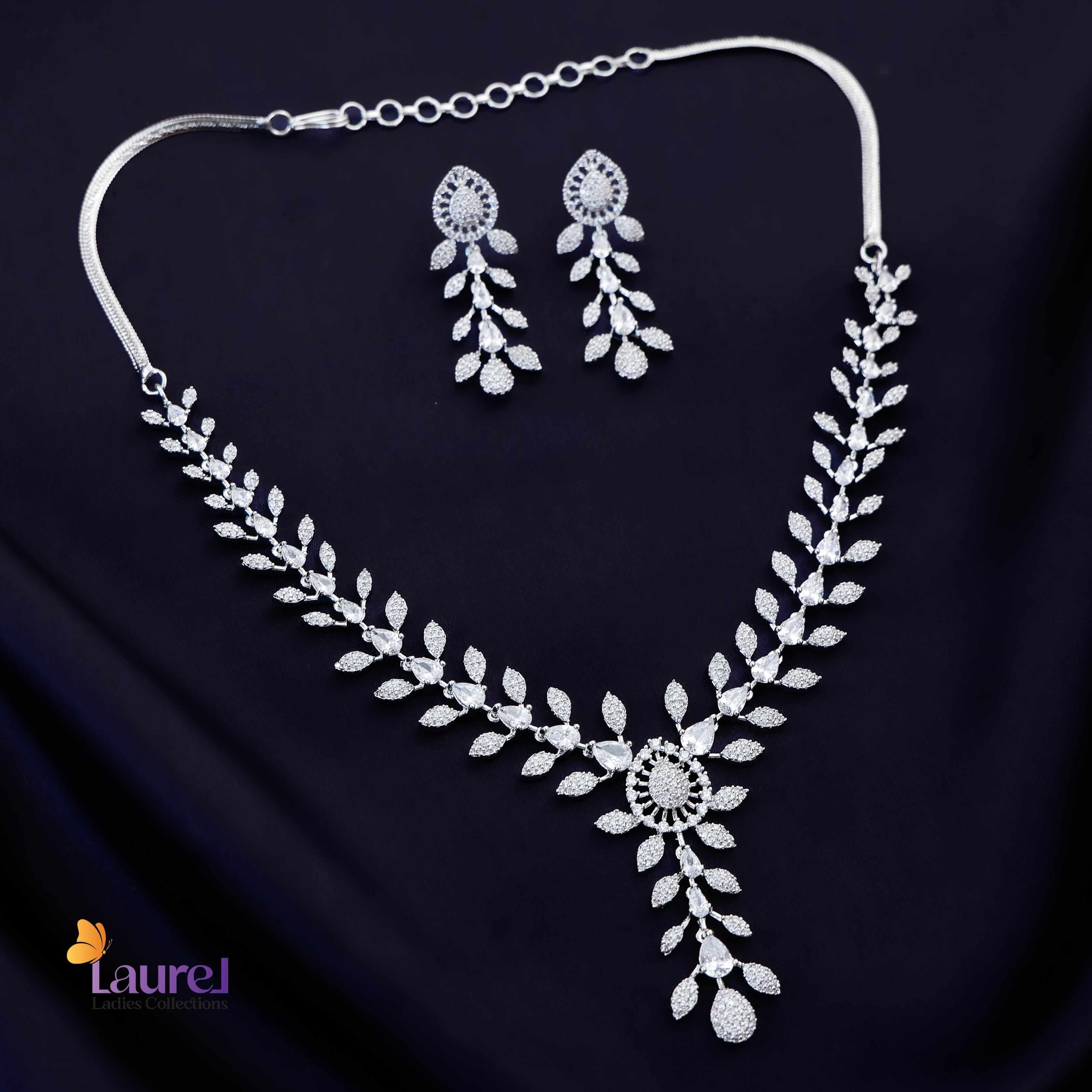 White AD Neckpiece with Earring