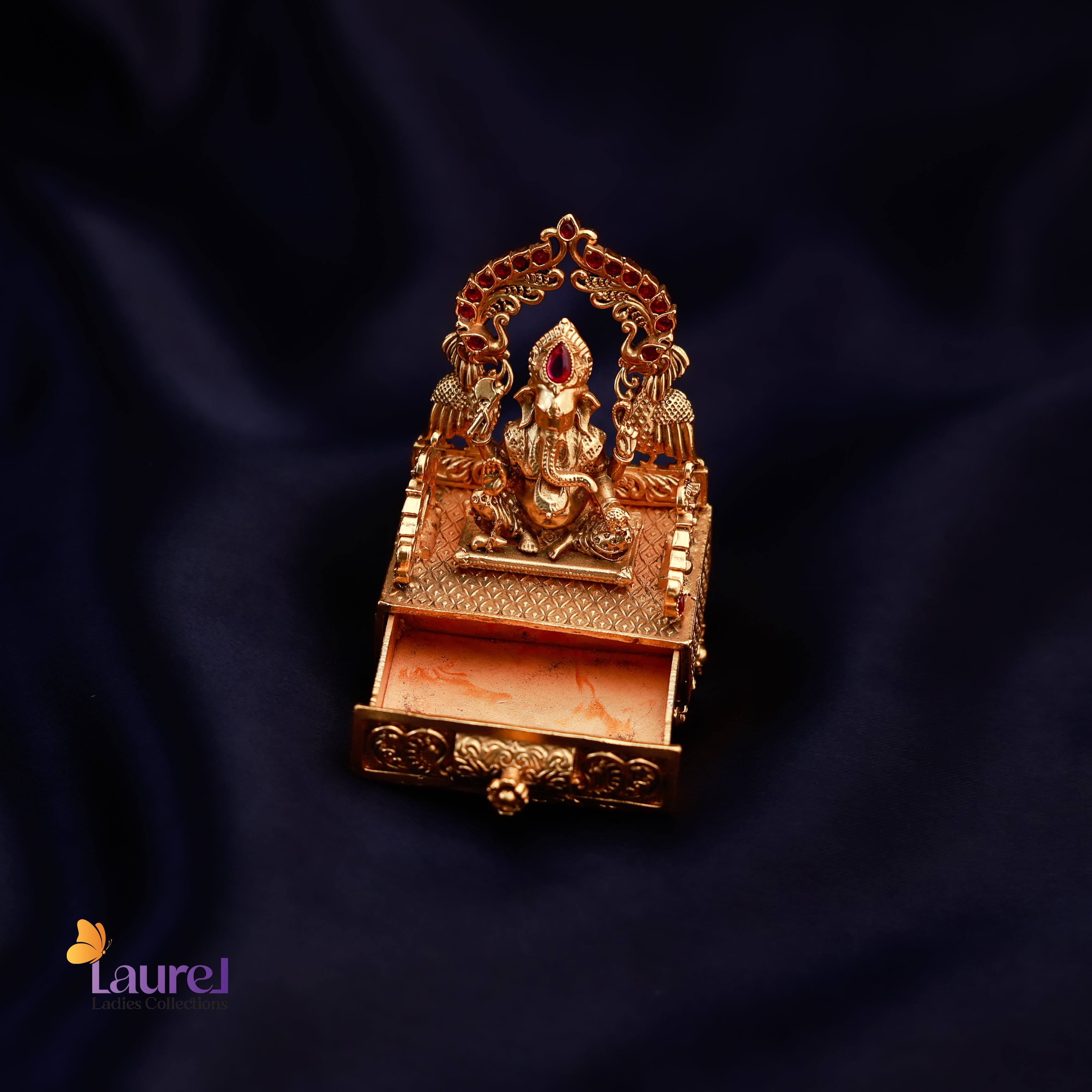 Ganesha Sindhoor Dabi