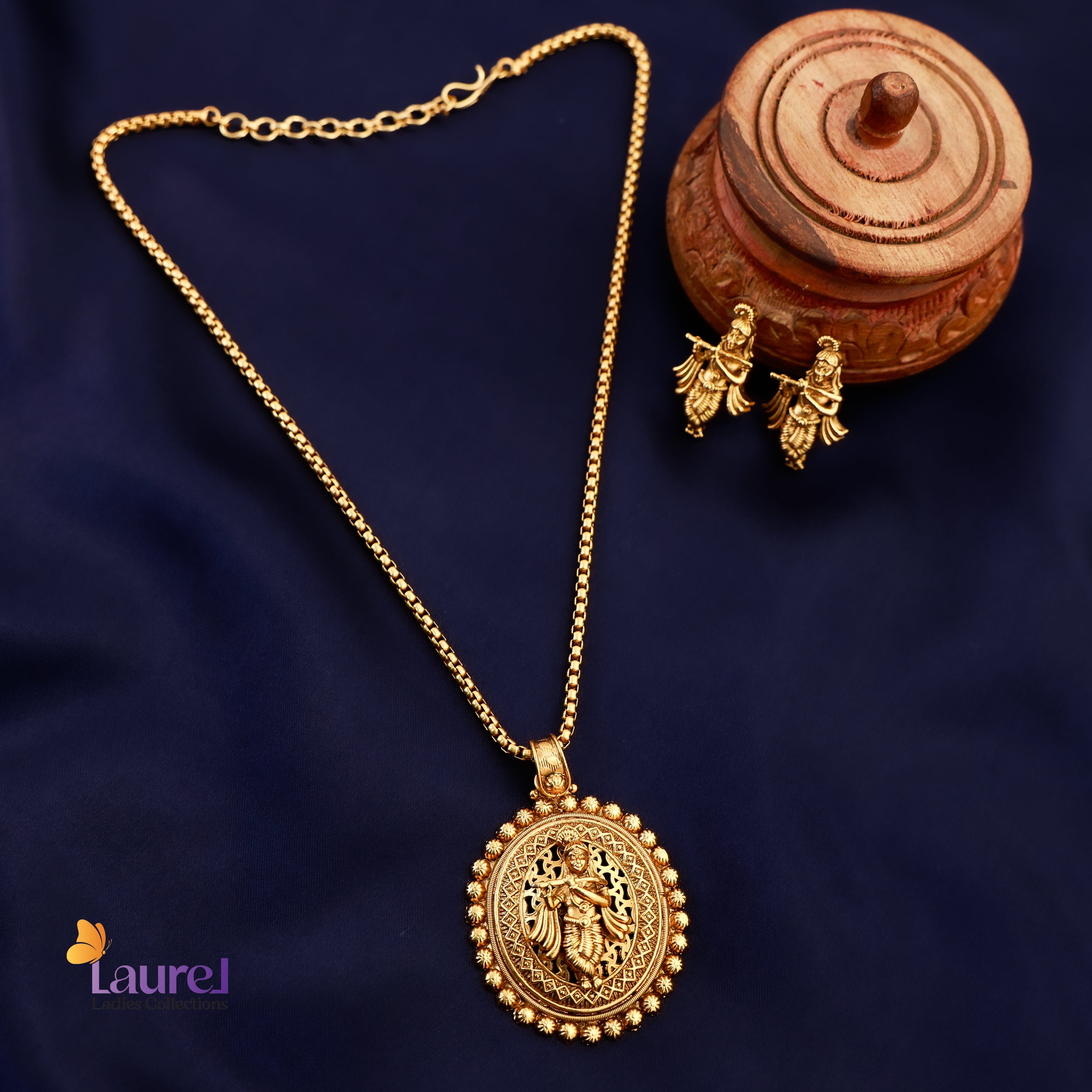 Krishna Pendant Neckpiece with Earring