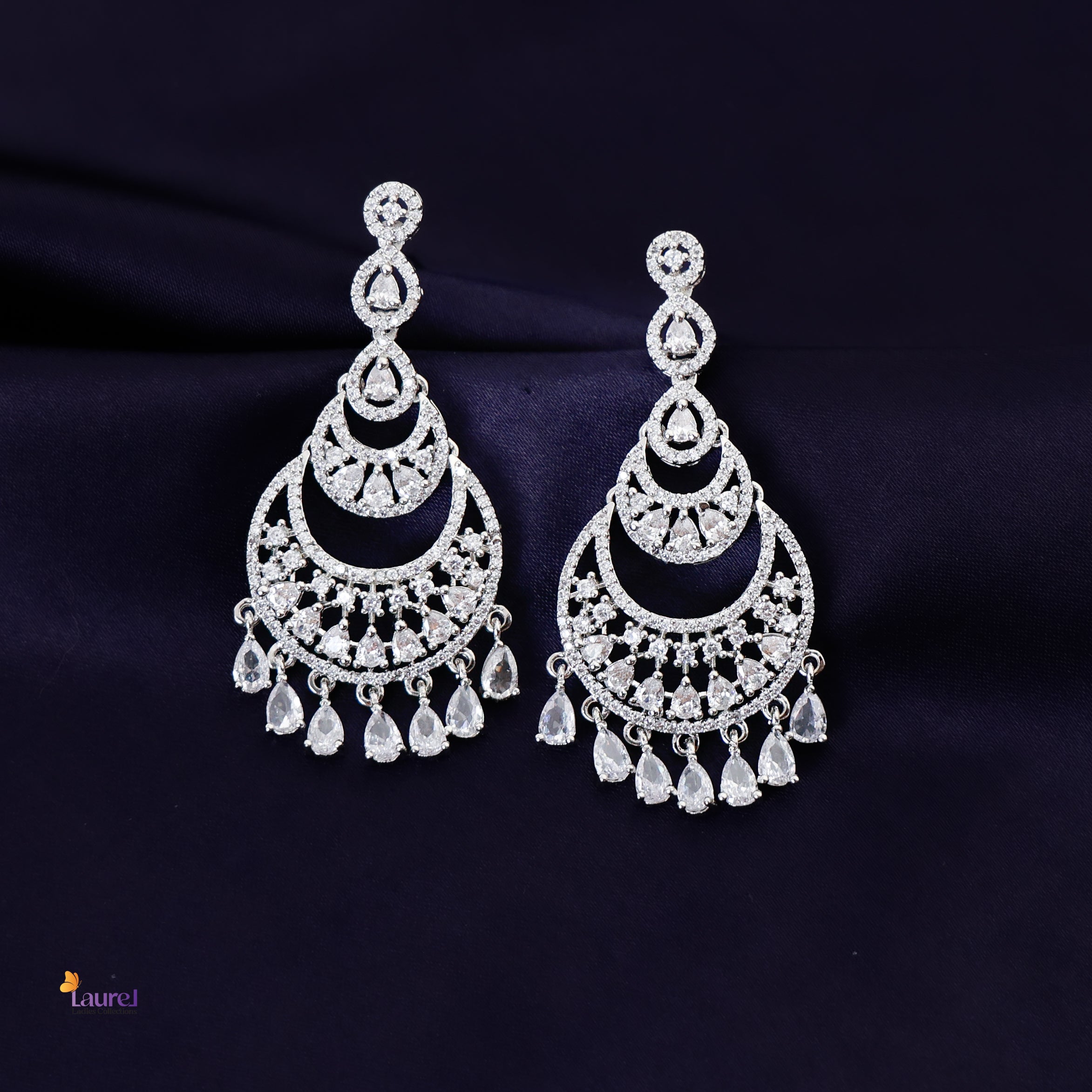 AD White Stone Circle Earring