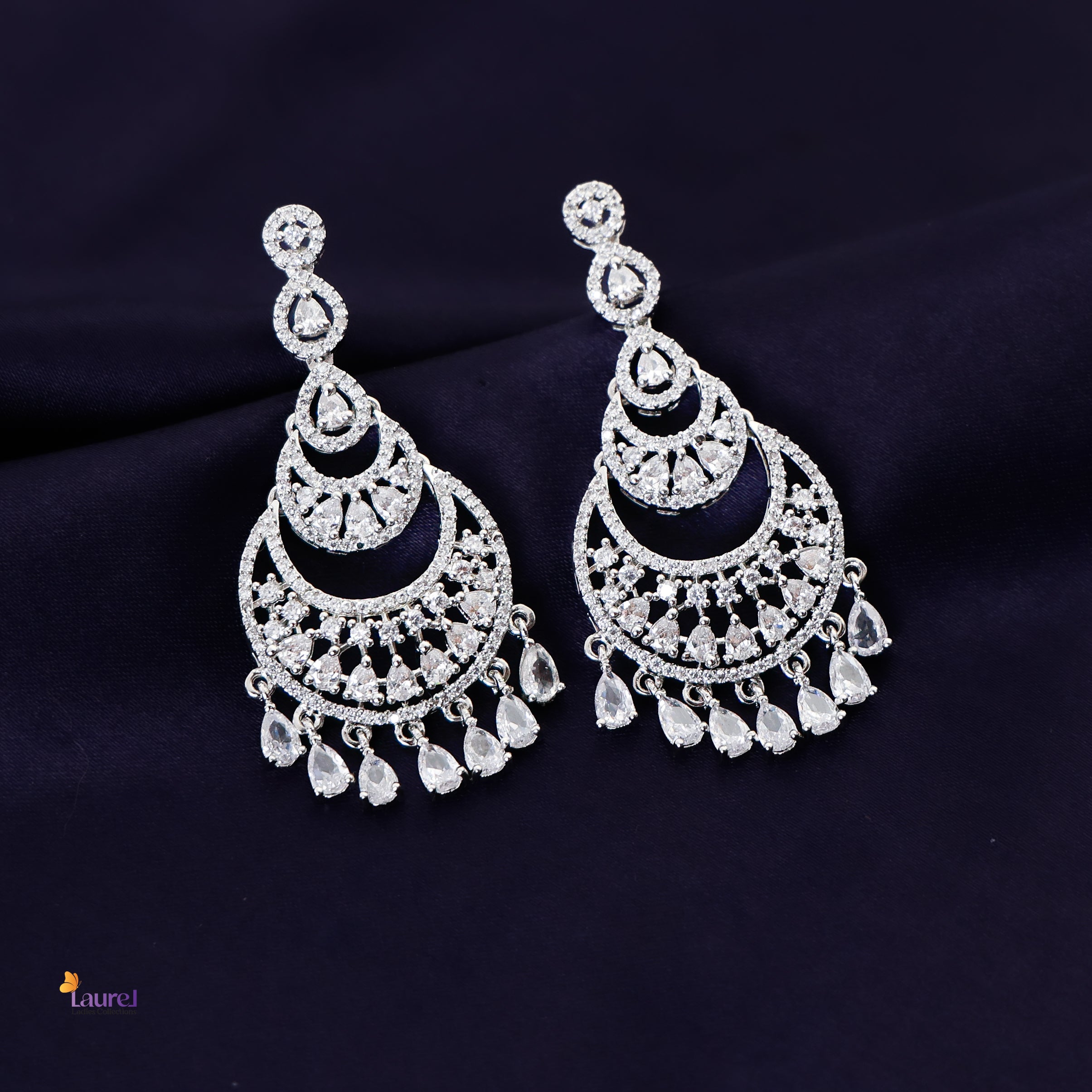 AD White Stone Circle Earring