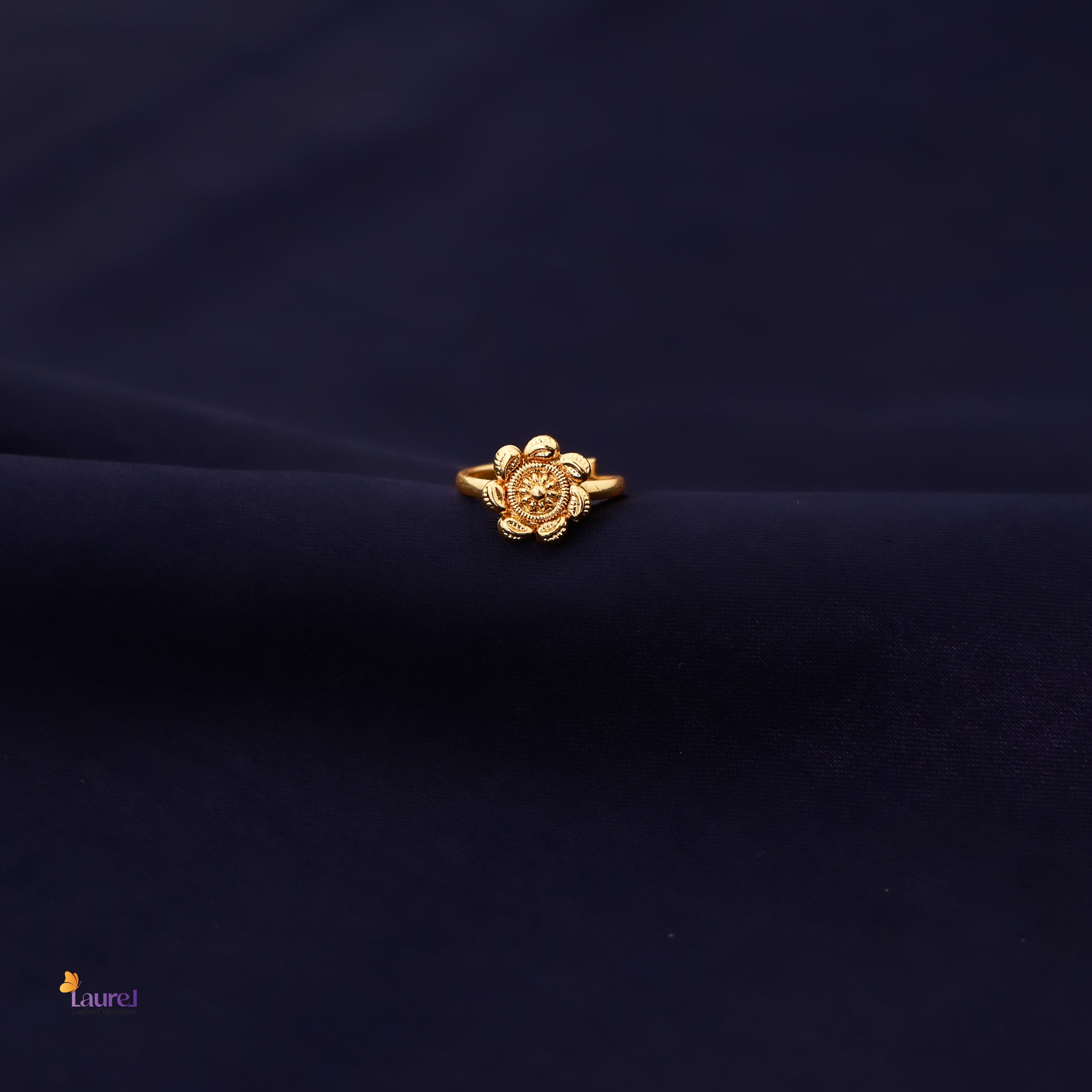 Elegant flower ring for women