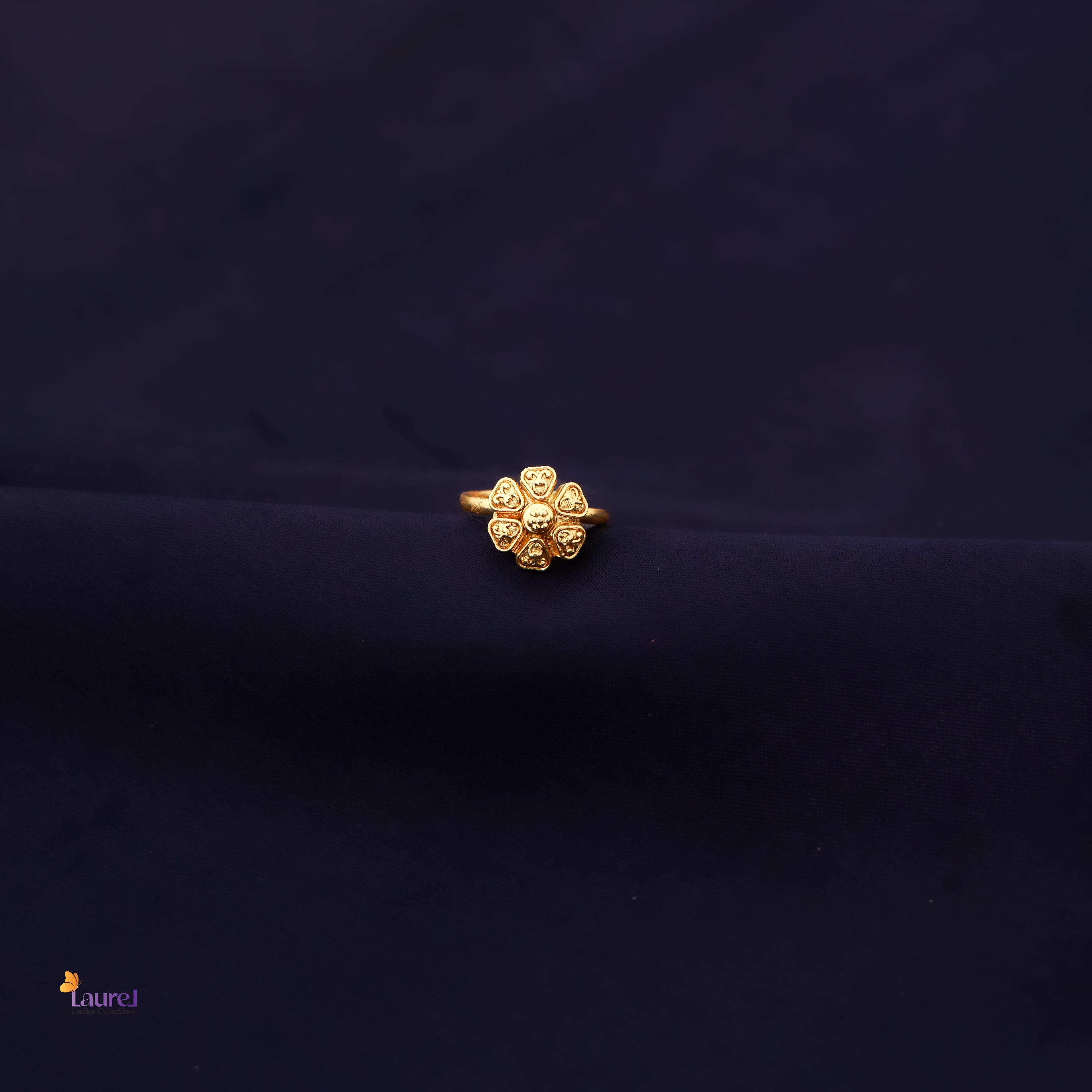 Flower petal finger ring for women