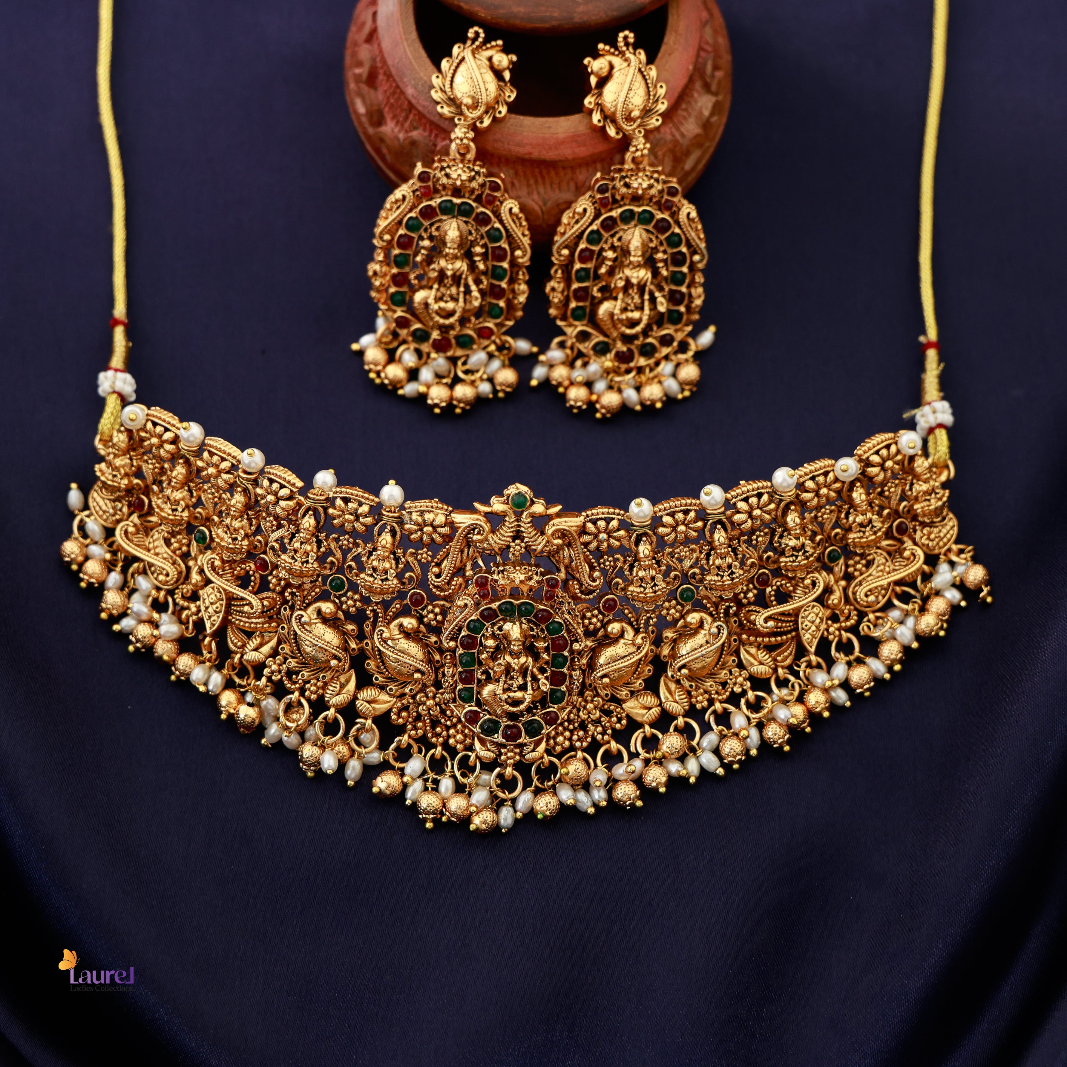 Traditional peacock pearl choker necklace set