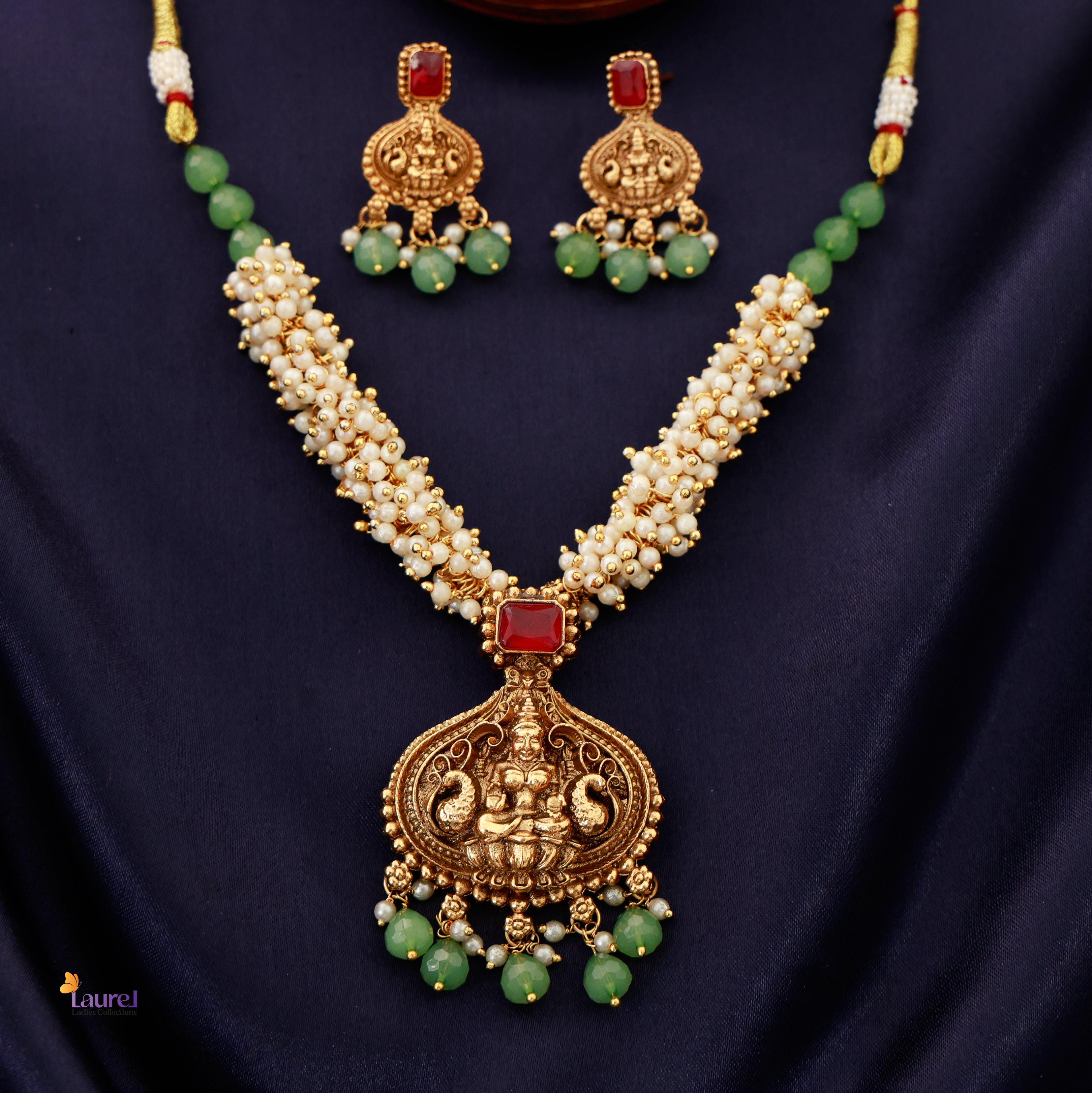 Maha Lakshmi Cluster Pearl Neckpiece with Earring
