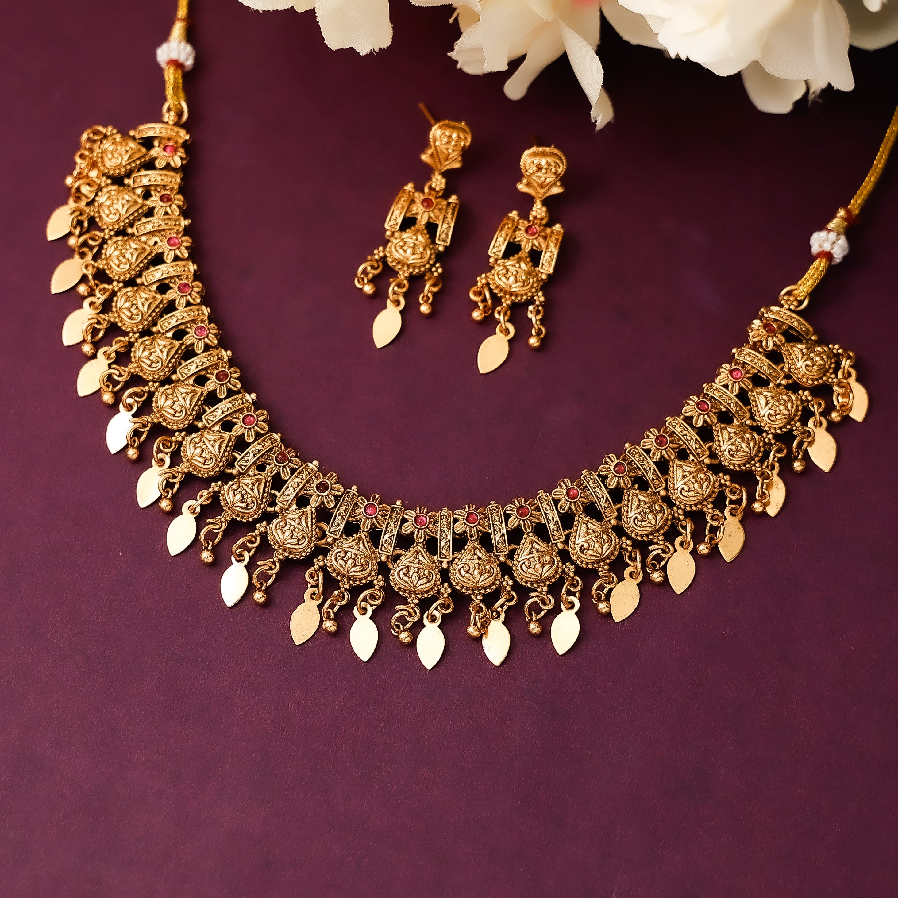 Royal Temple Elakkathali With Earrings