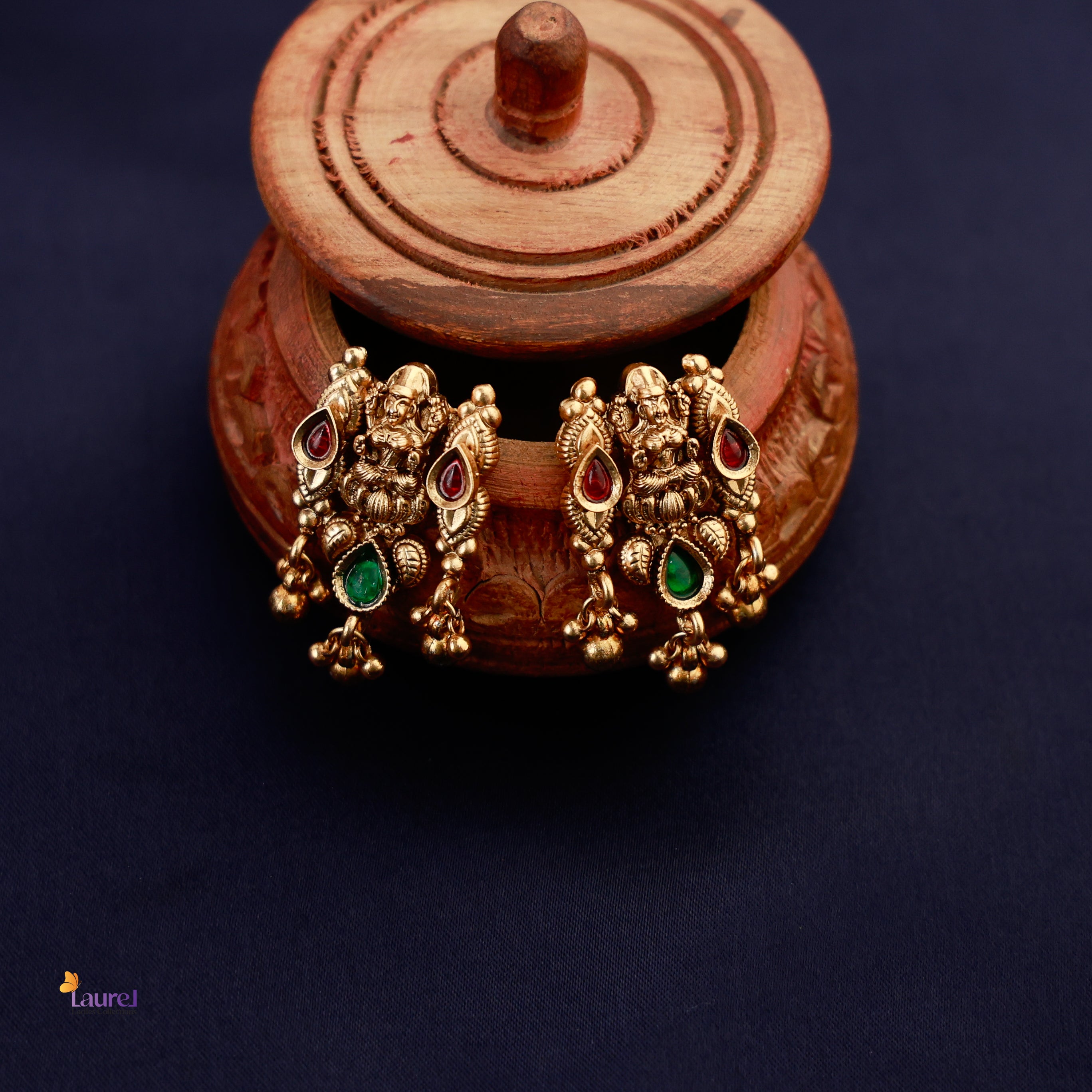 Lakshmi Kemp Stone Short Neckpiece with Earring