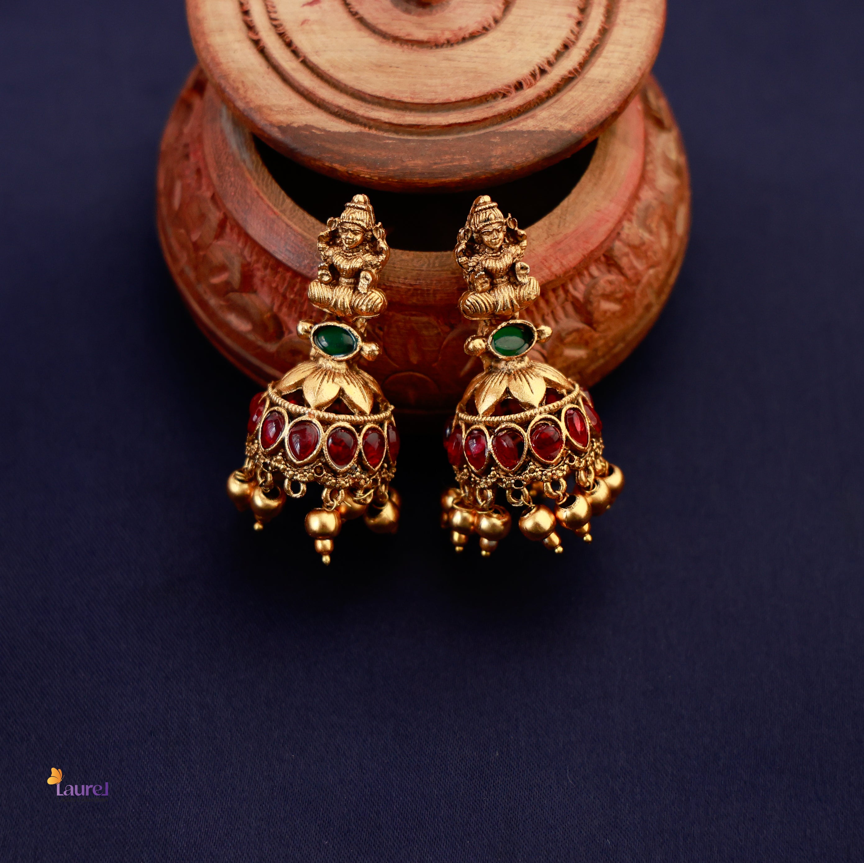 Devi Pearl Pendant Neckpiece with Earring