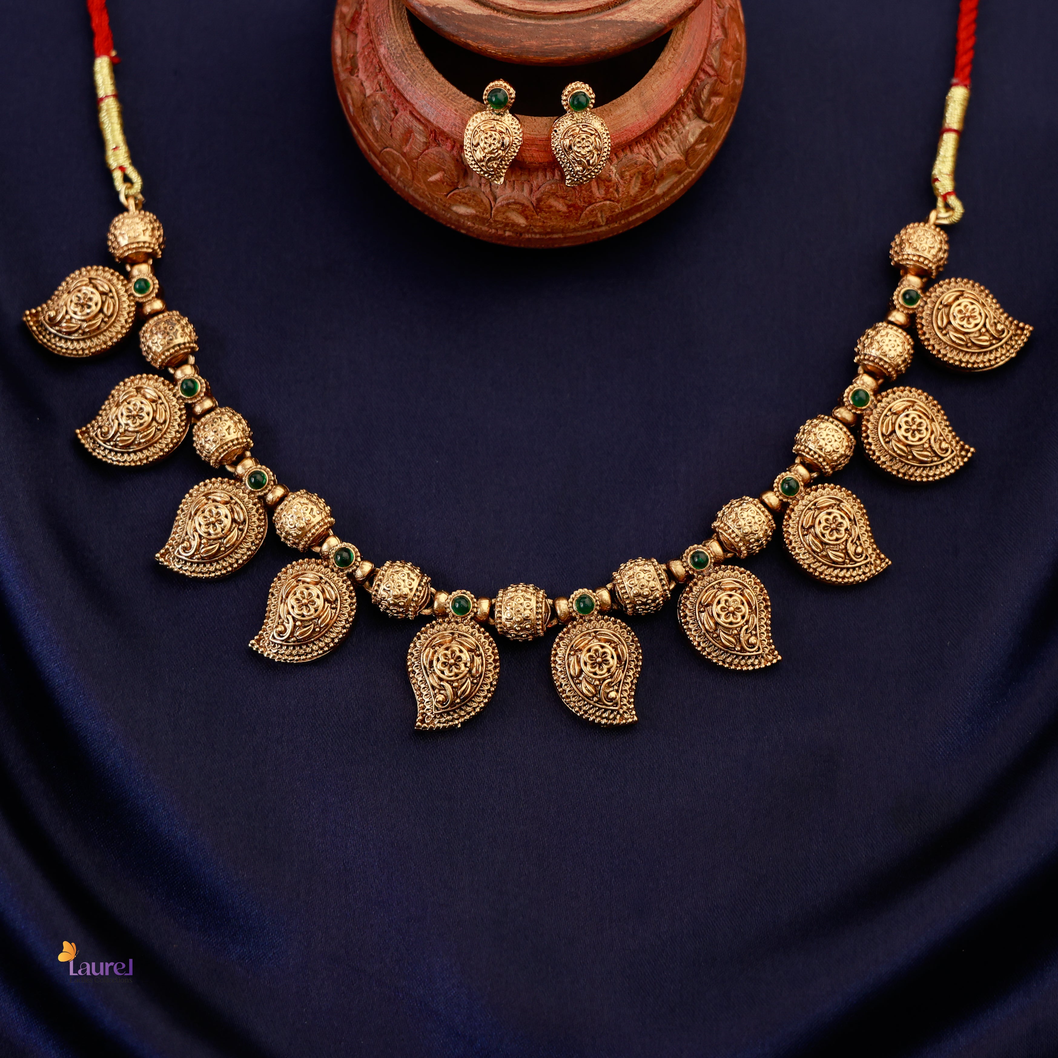 Sreevalli Antique Short Neckpiece with Earring