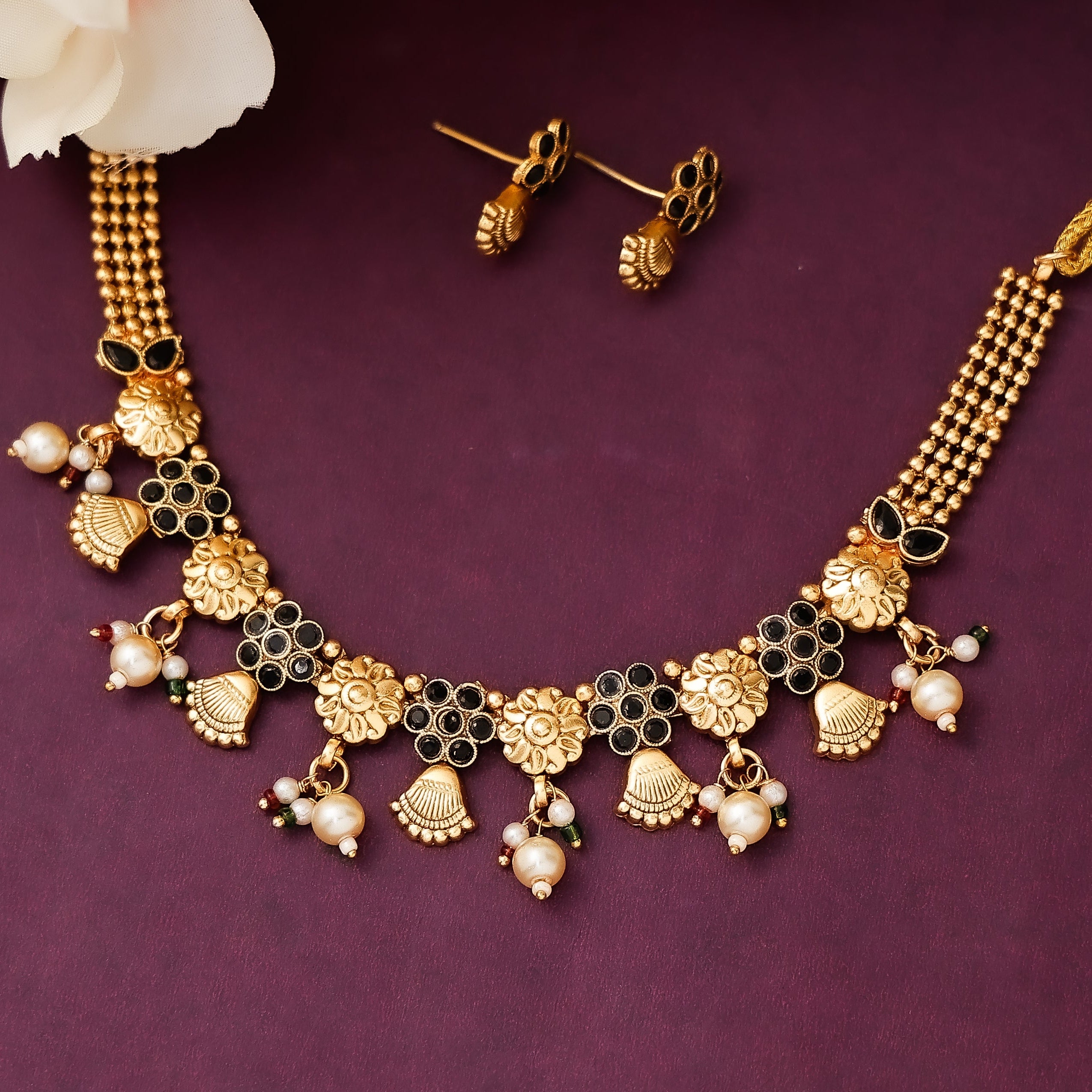 Floral Black Necklace set with Earrings