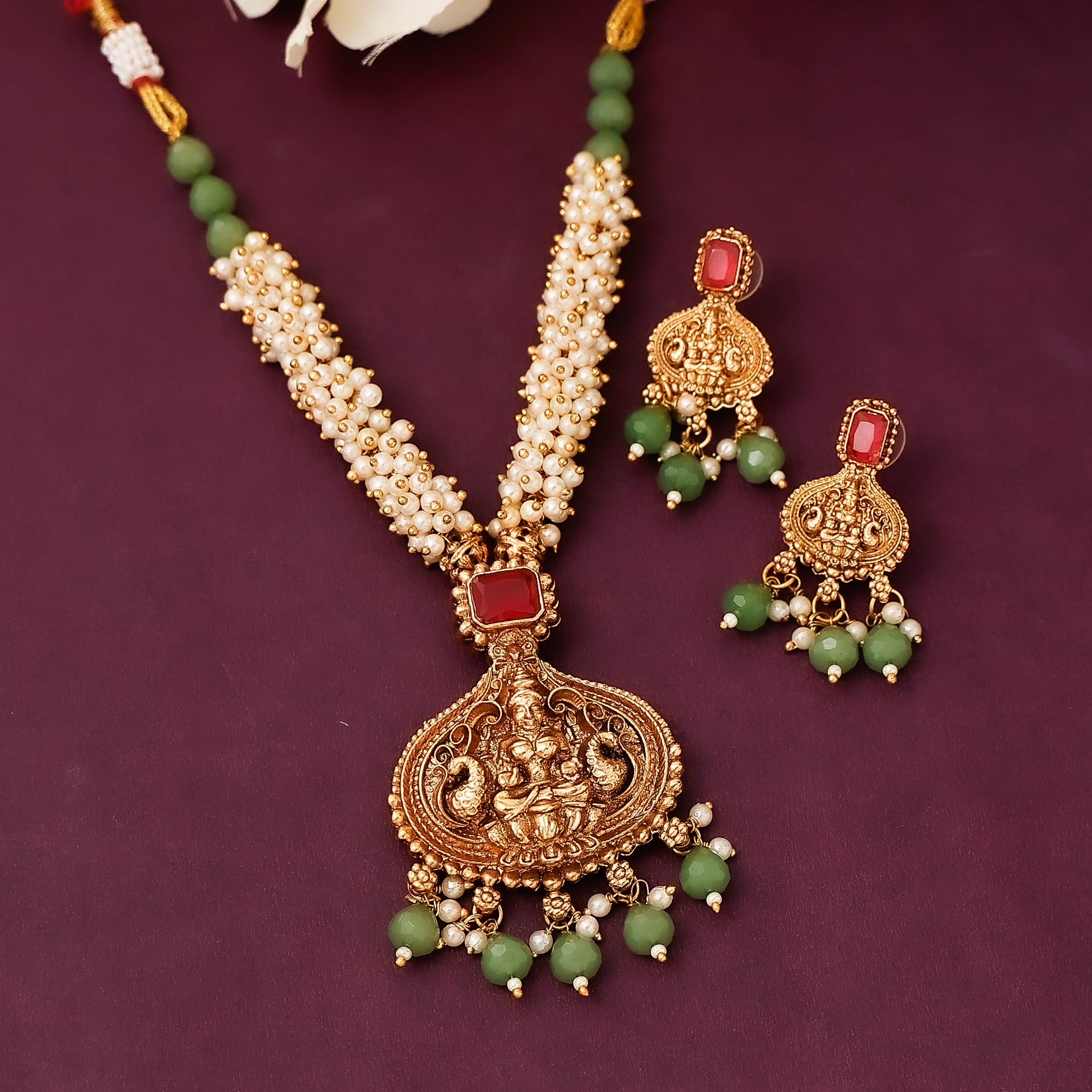 Traditional Pearl Beaded Devi Pendant Necklace With Earrings