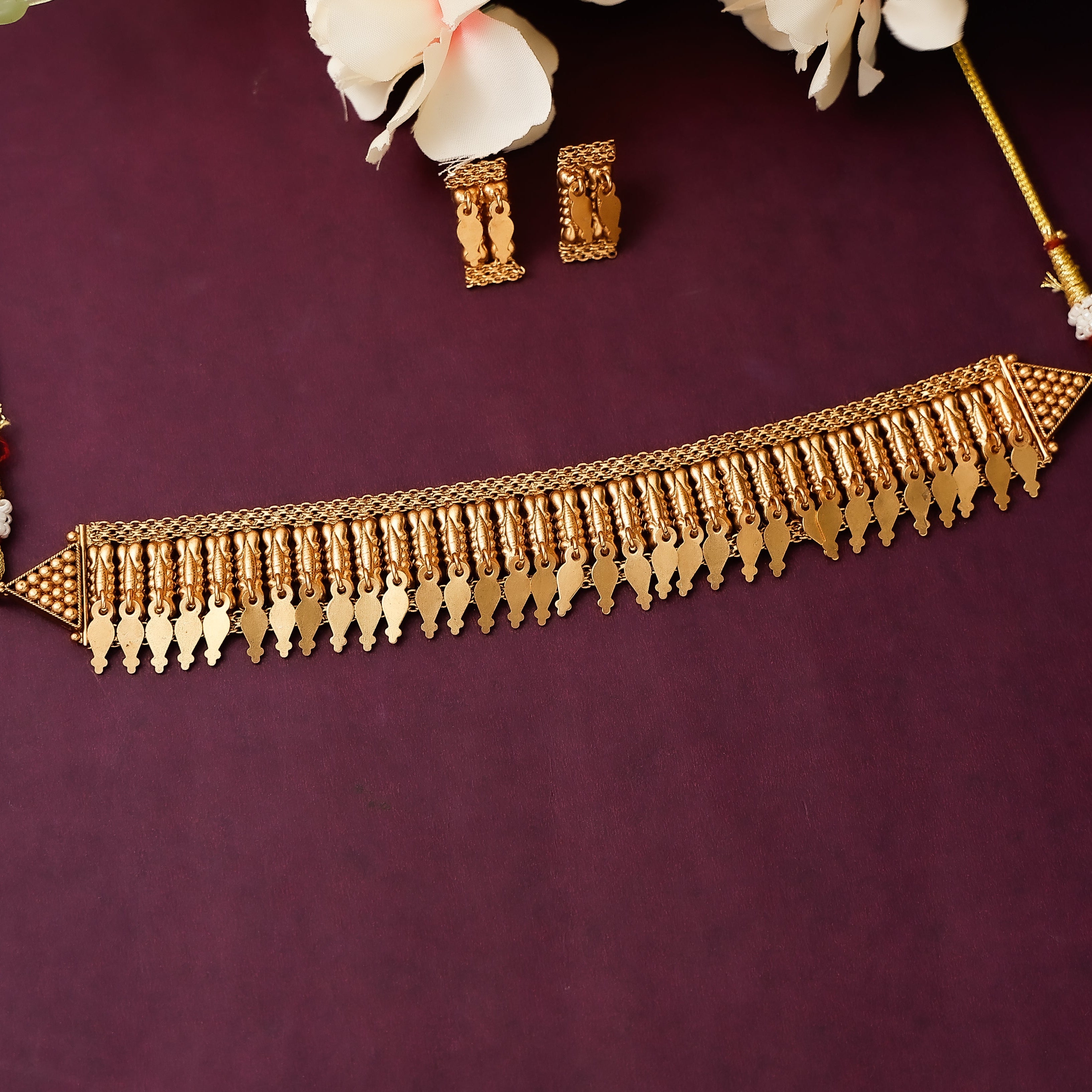 Traditional Elakkathali With Earrings