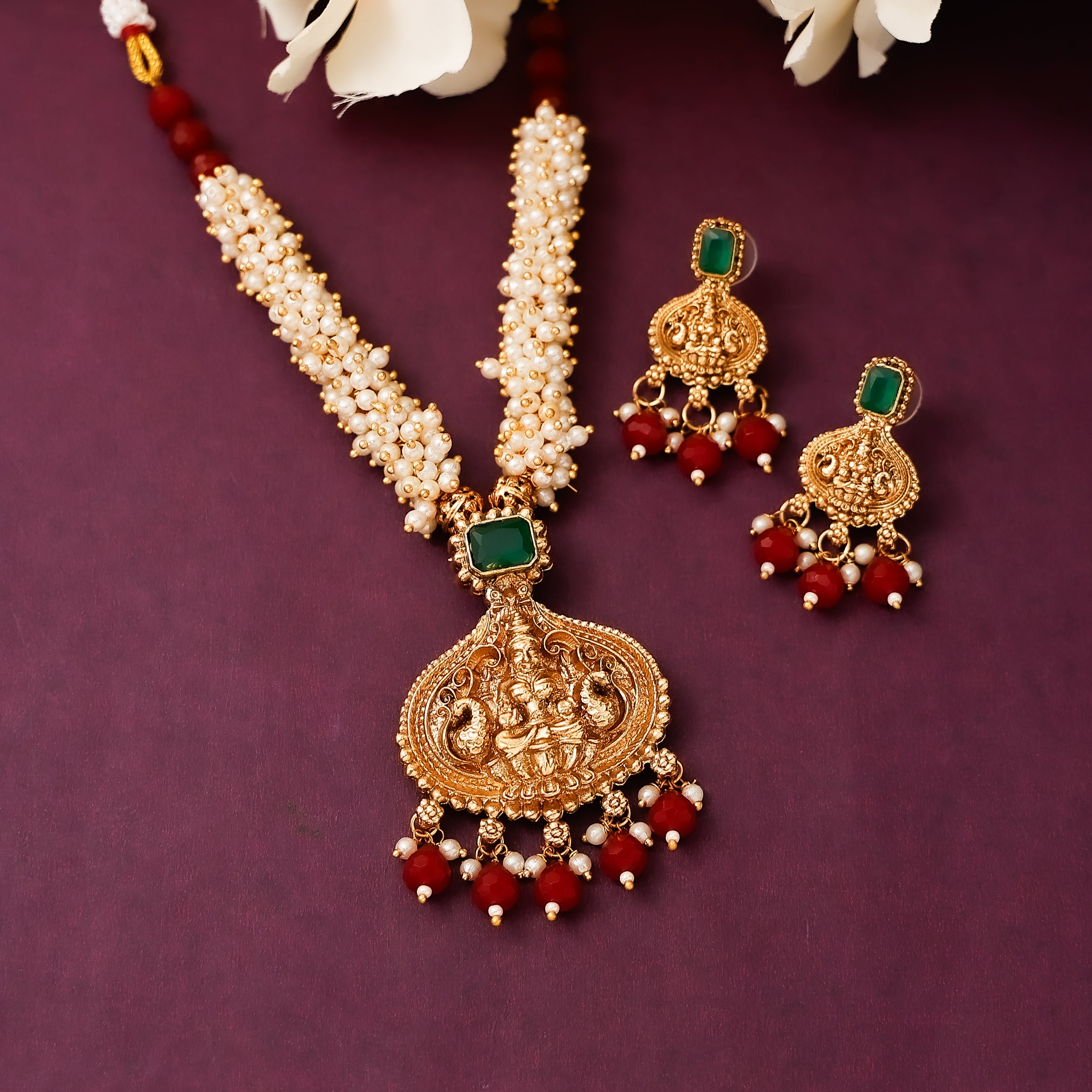 Traditional Pearl Beaded Devi Pendant Necklace With Earrings