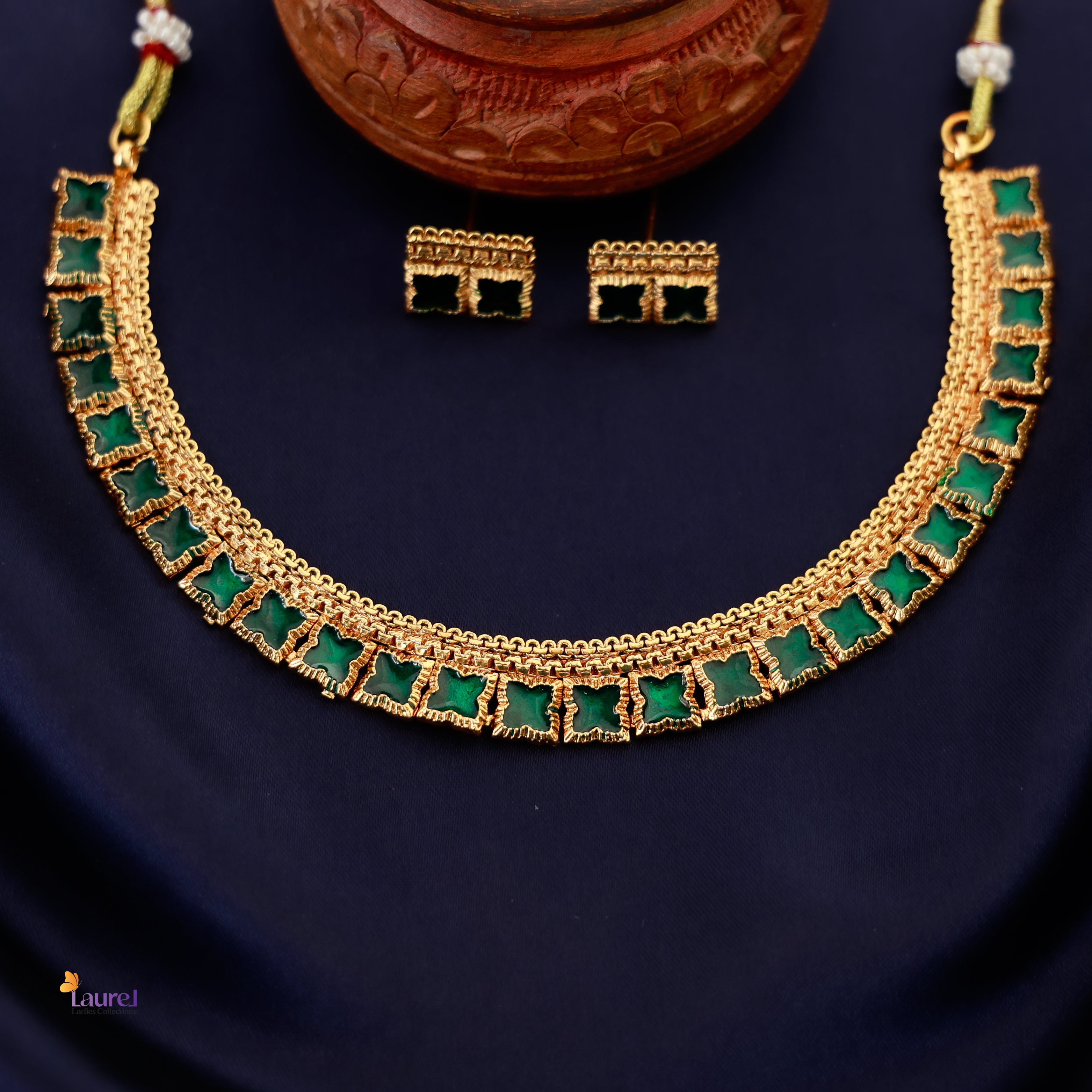 Meg Design Short Neckpiece with Earring