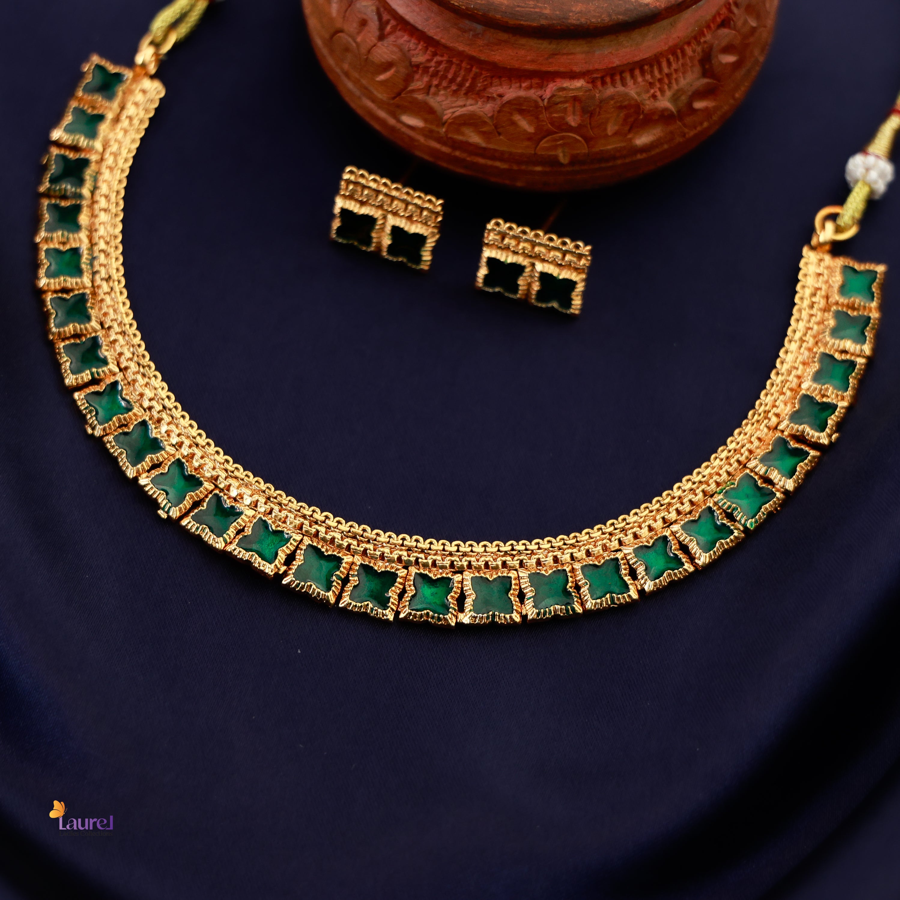 Meg Design Short Neckpiece with Earring