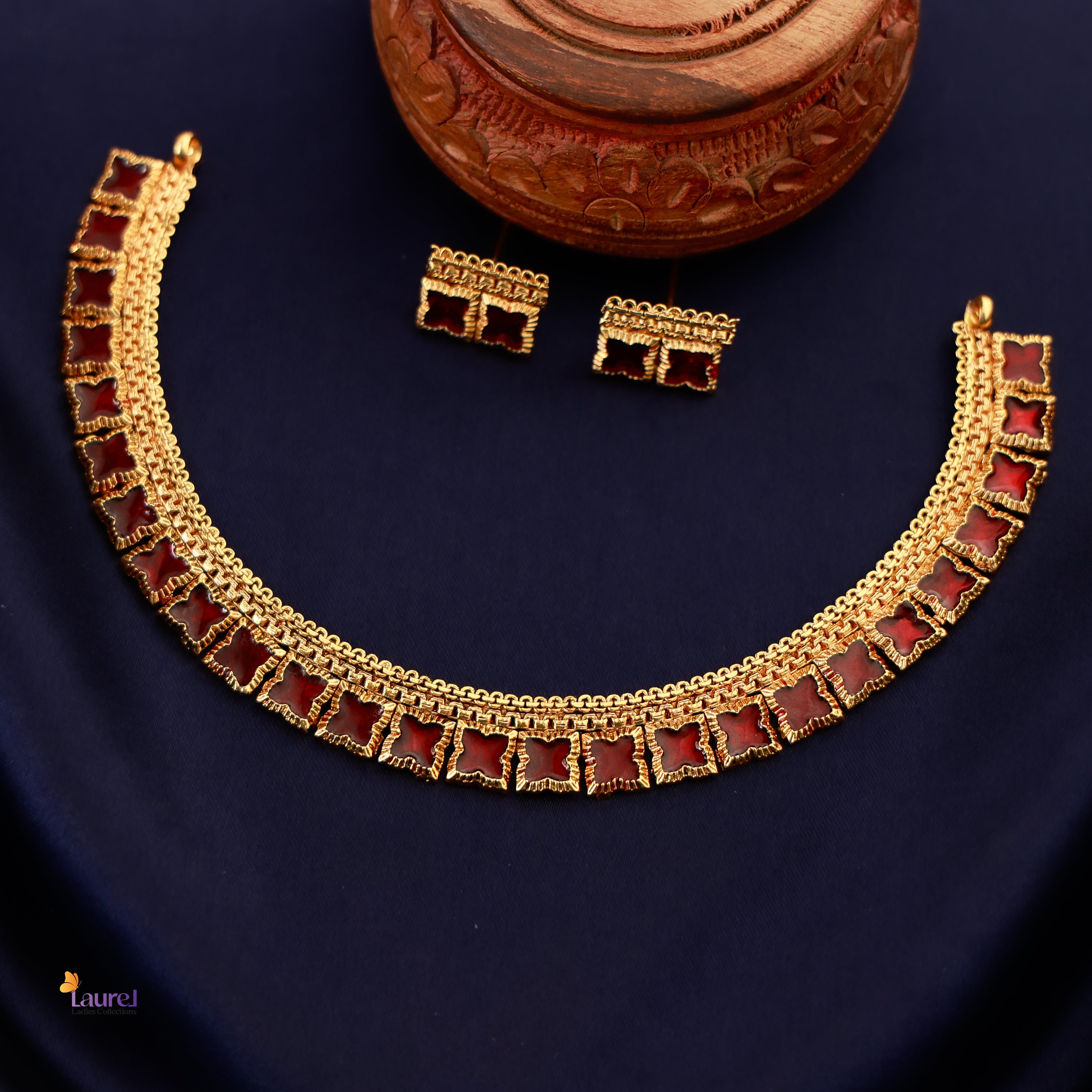 Meg Design Short Neckpiece with Earring