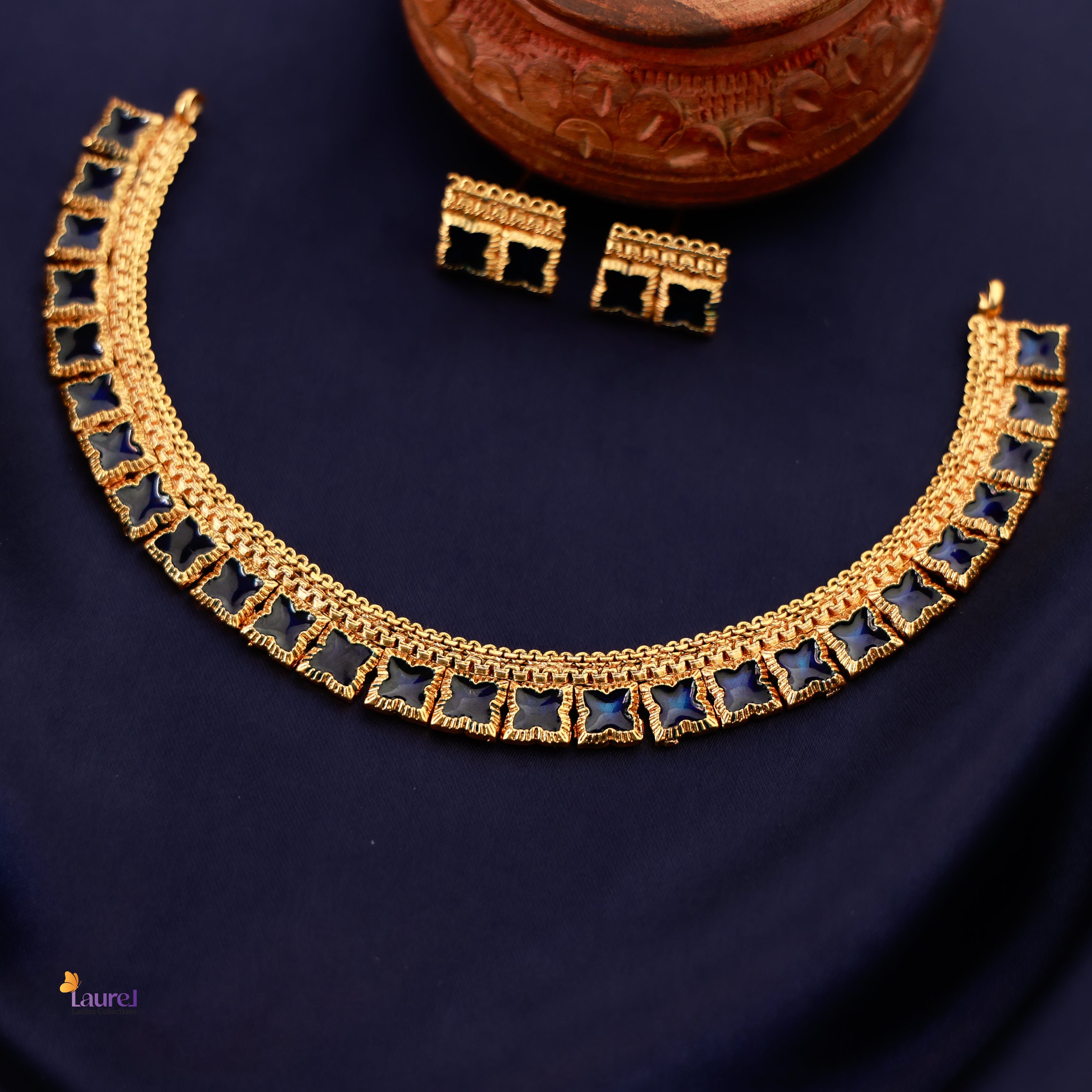 Meg Design Short Neckpiece with Earring