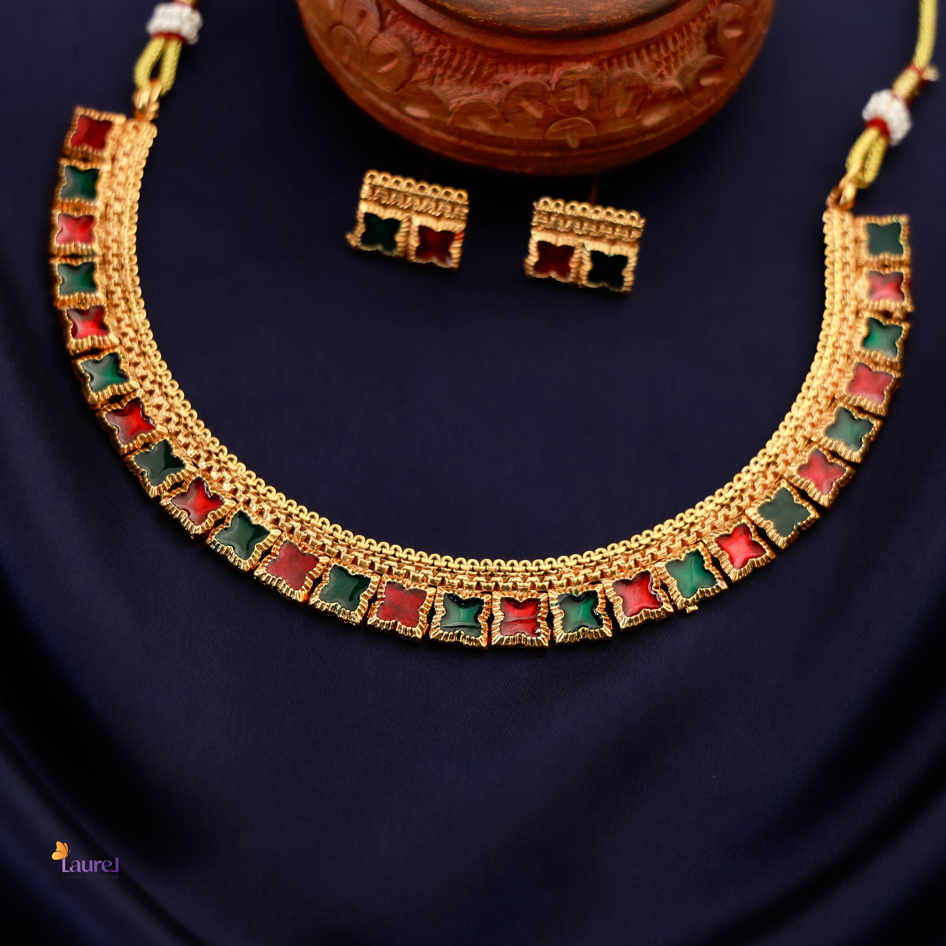 Meg Design Short Neckpiece with Earring