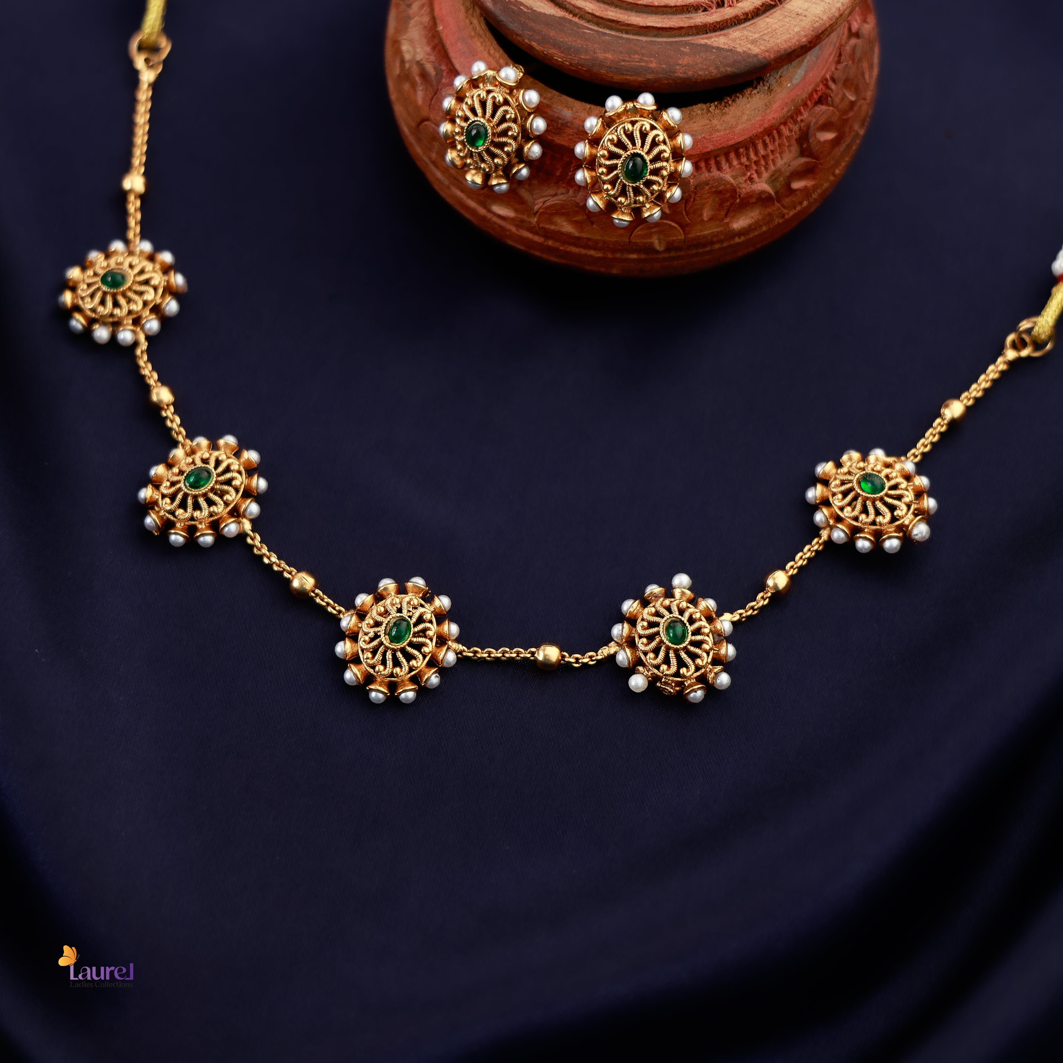 Pearl Floral Choker with Earring