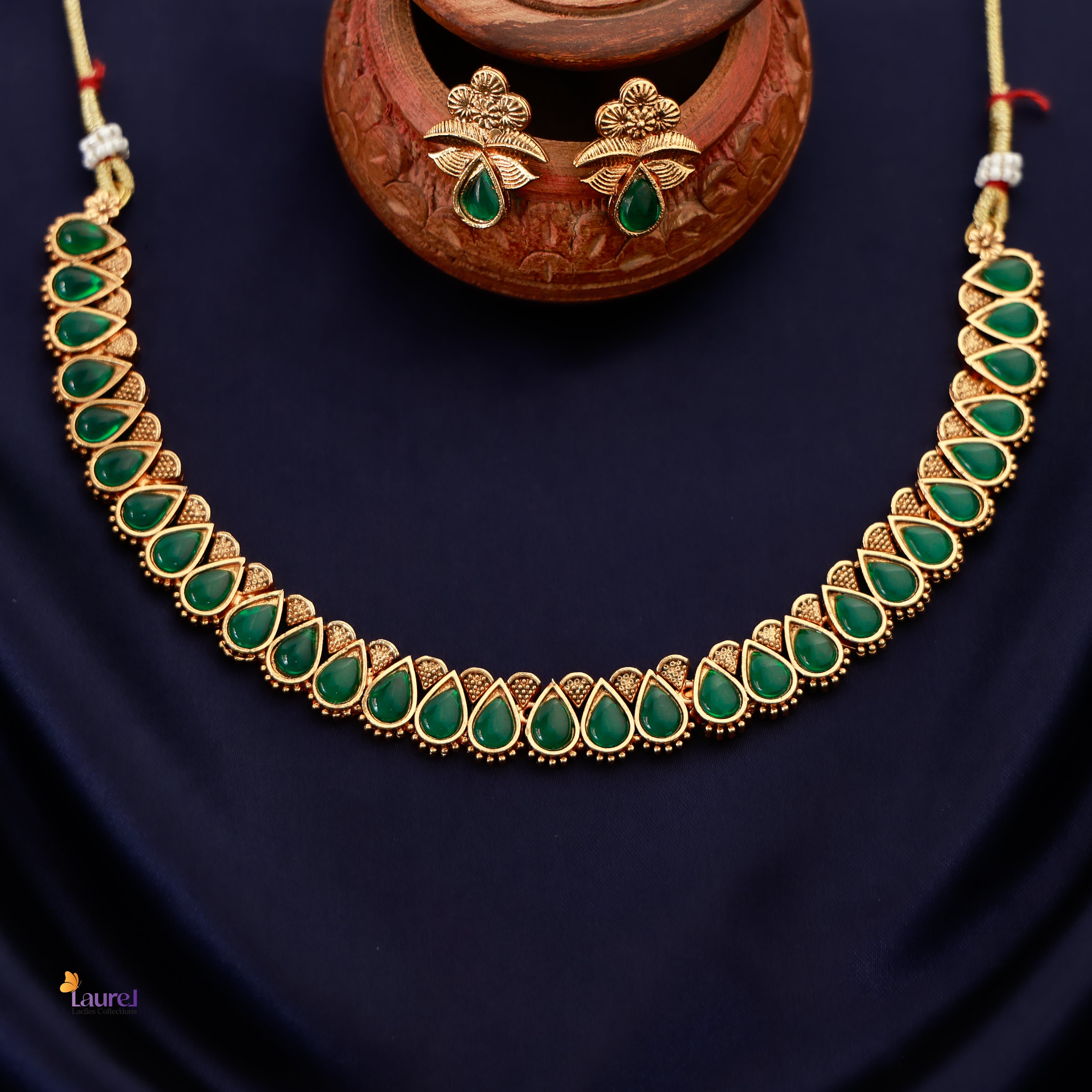 Drop Stone Short Neckpiece with Earring