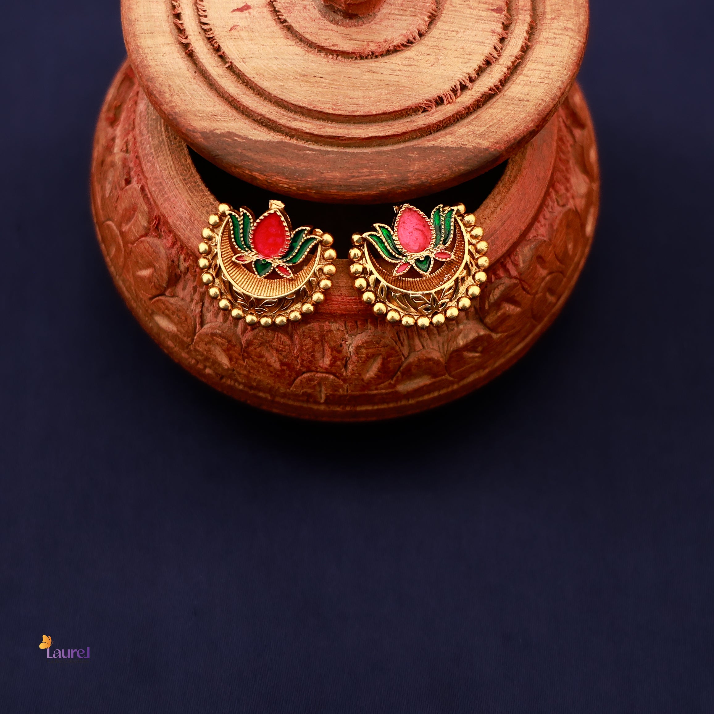 Traditional lotus motif jewellery set for sarees