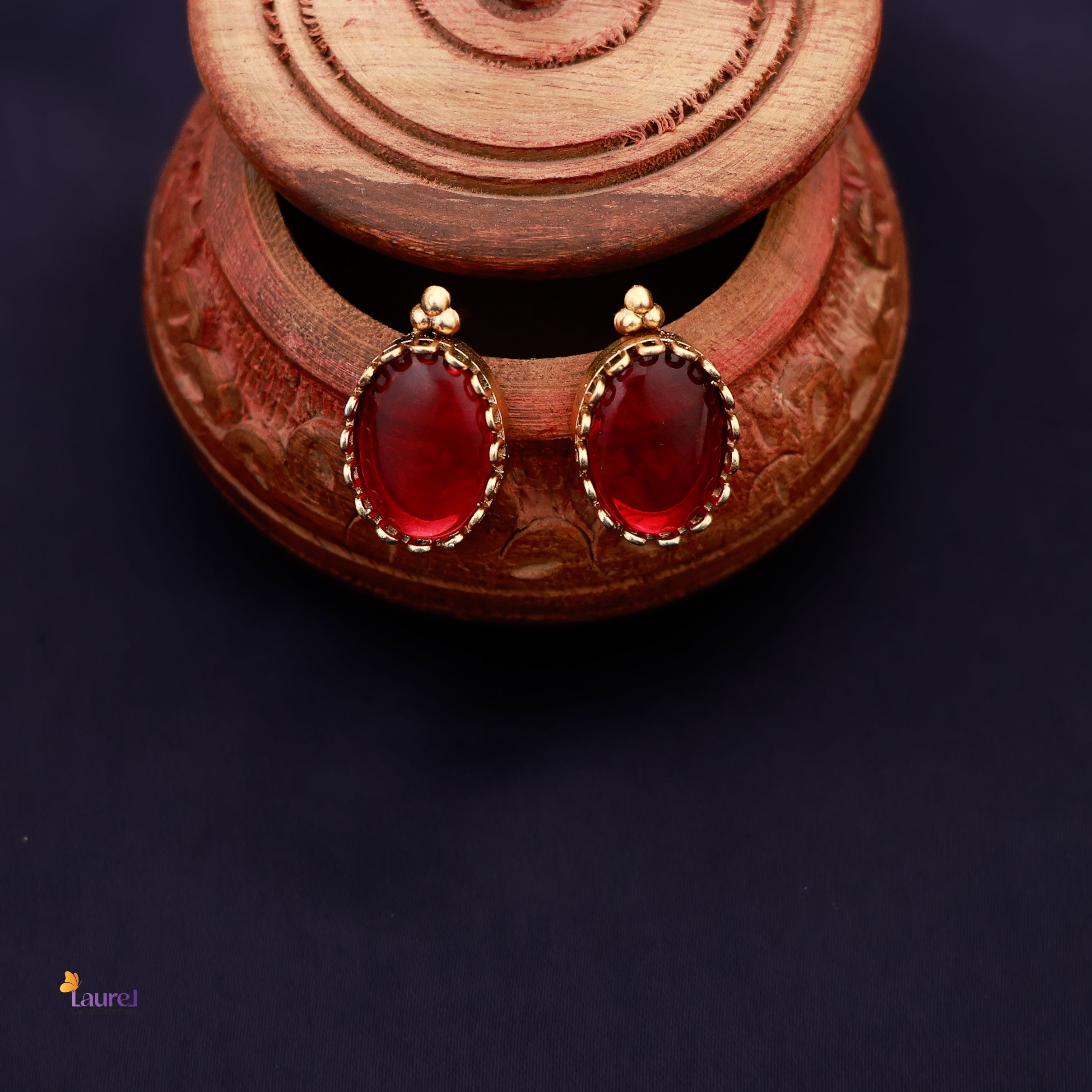 Elegant oval stone necklace and earrings for women