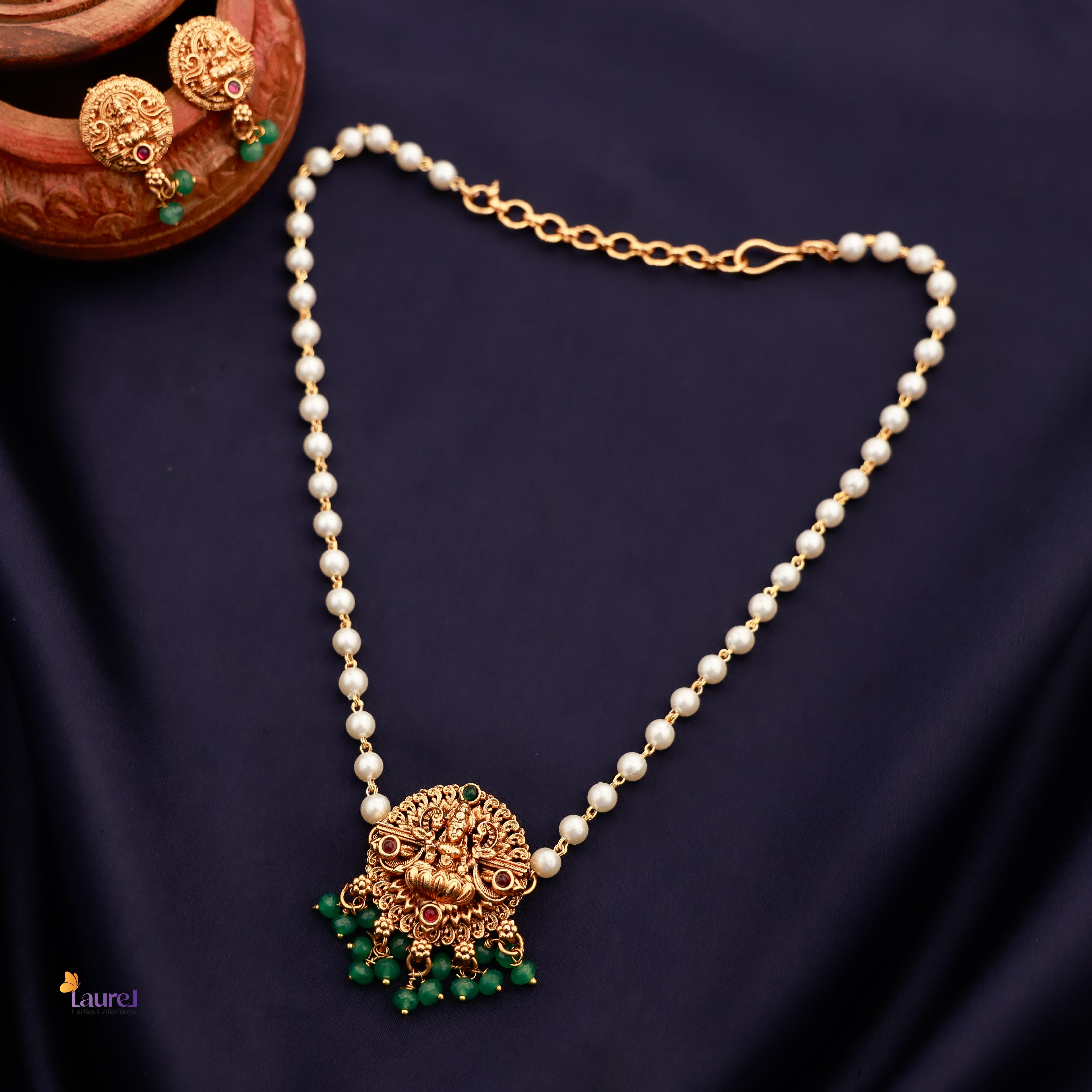 Pearl Beaded Devi Choker with Earring
