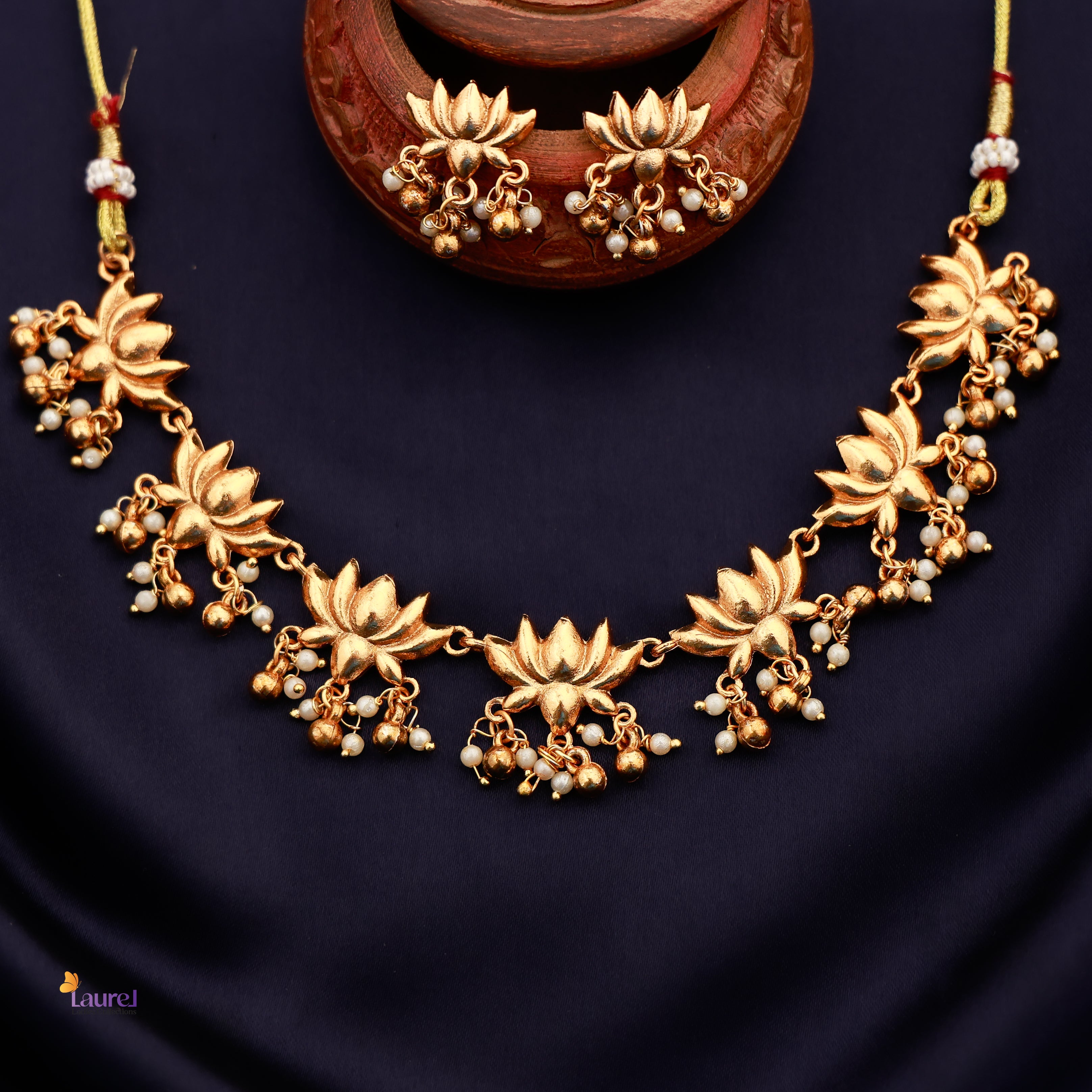 Bridal lotus pearl short neckpiece for ethnic wear
