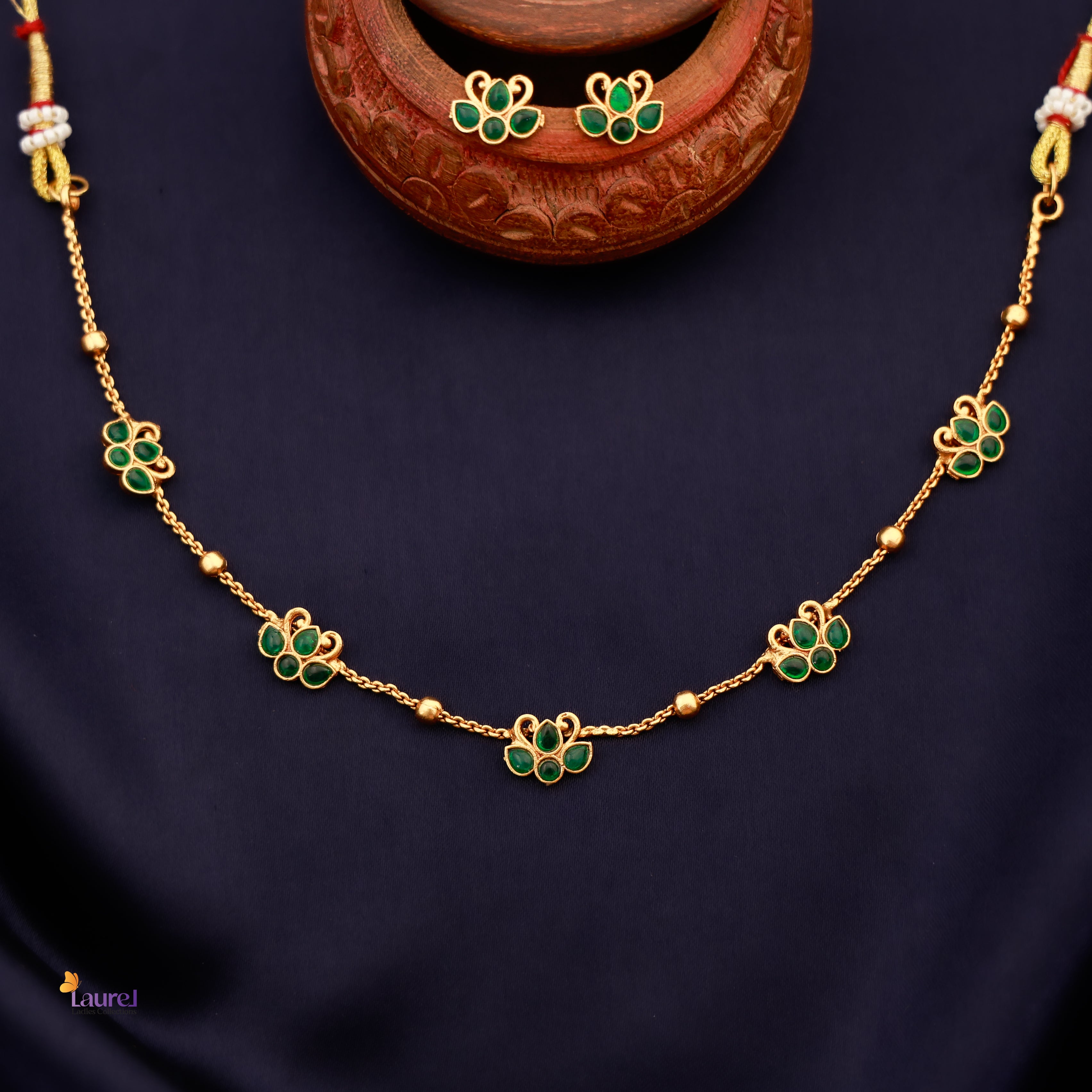 Neethi Stone Choker with Earring