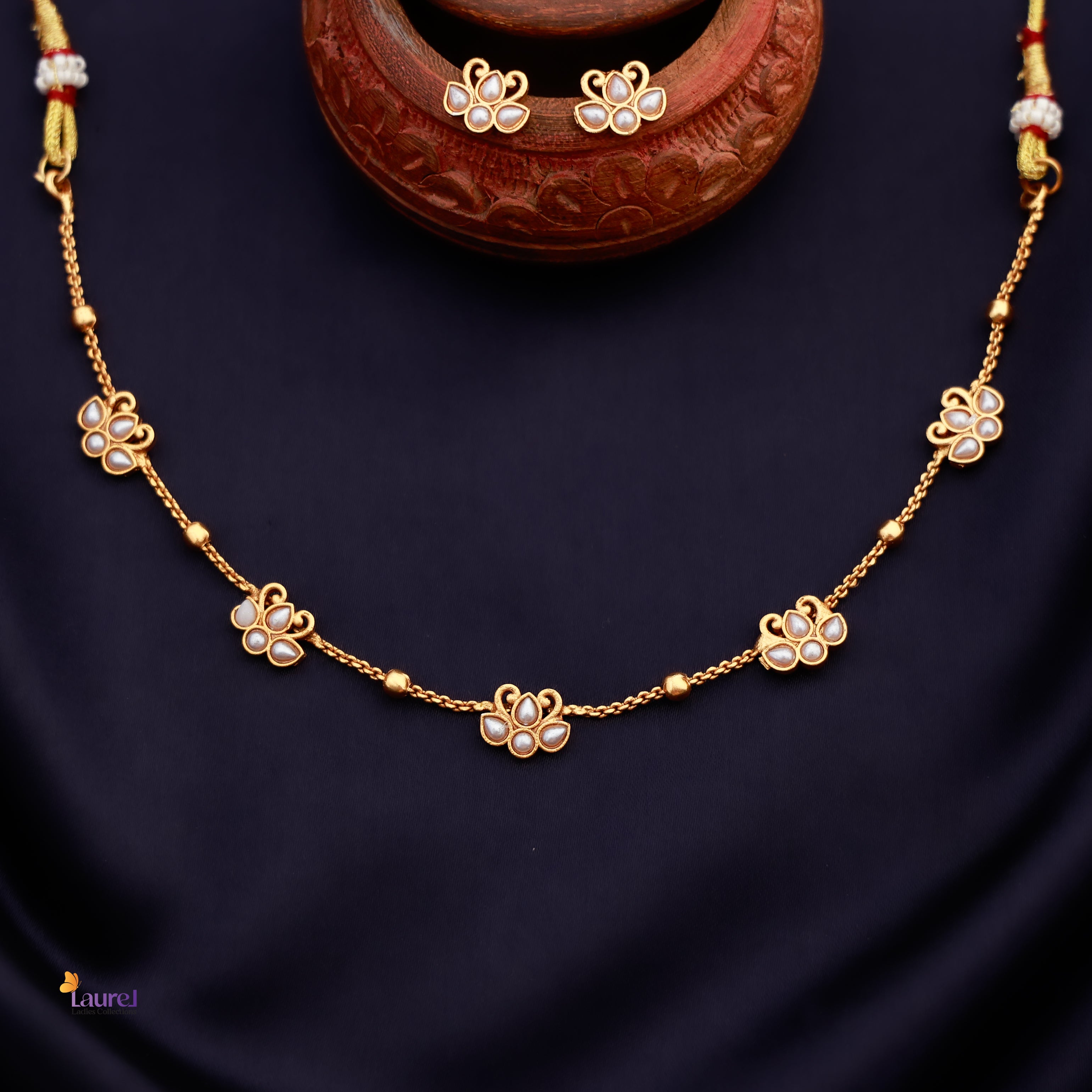 Neethi Stone Choker with Earring