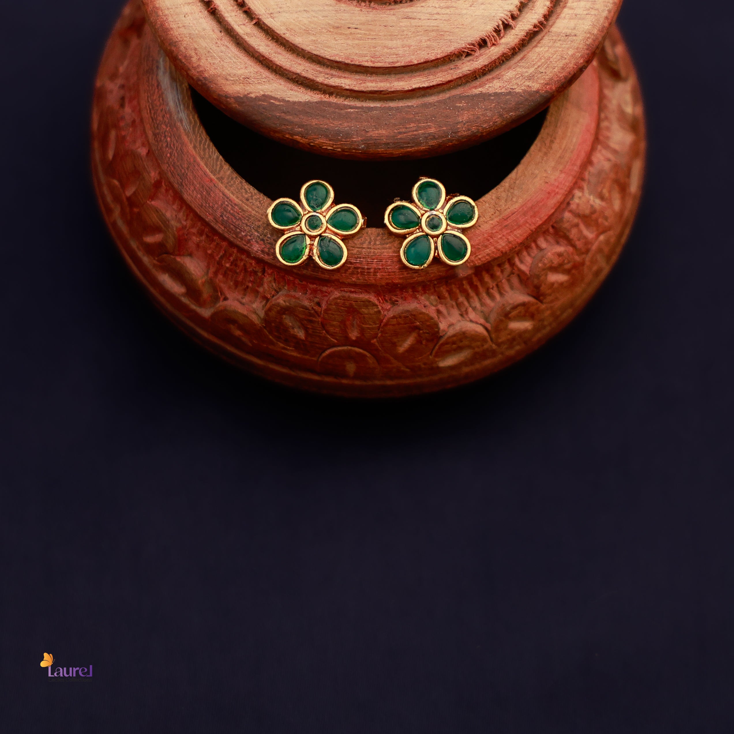 Pushpa 5 Pendant Choker with Earring