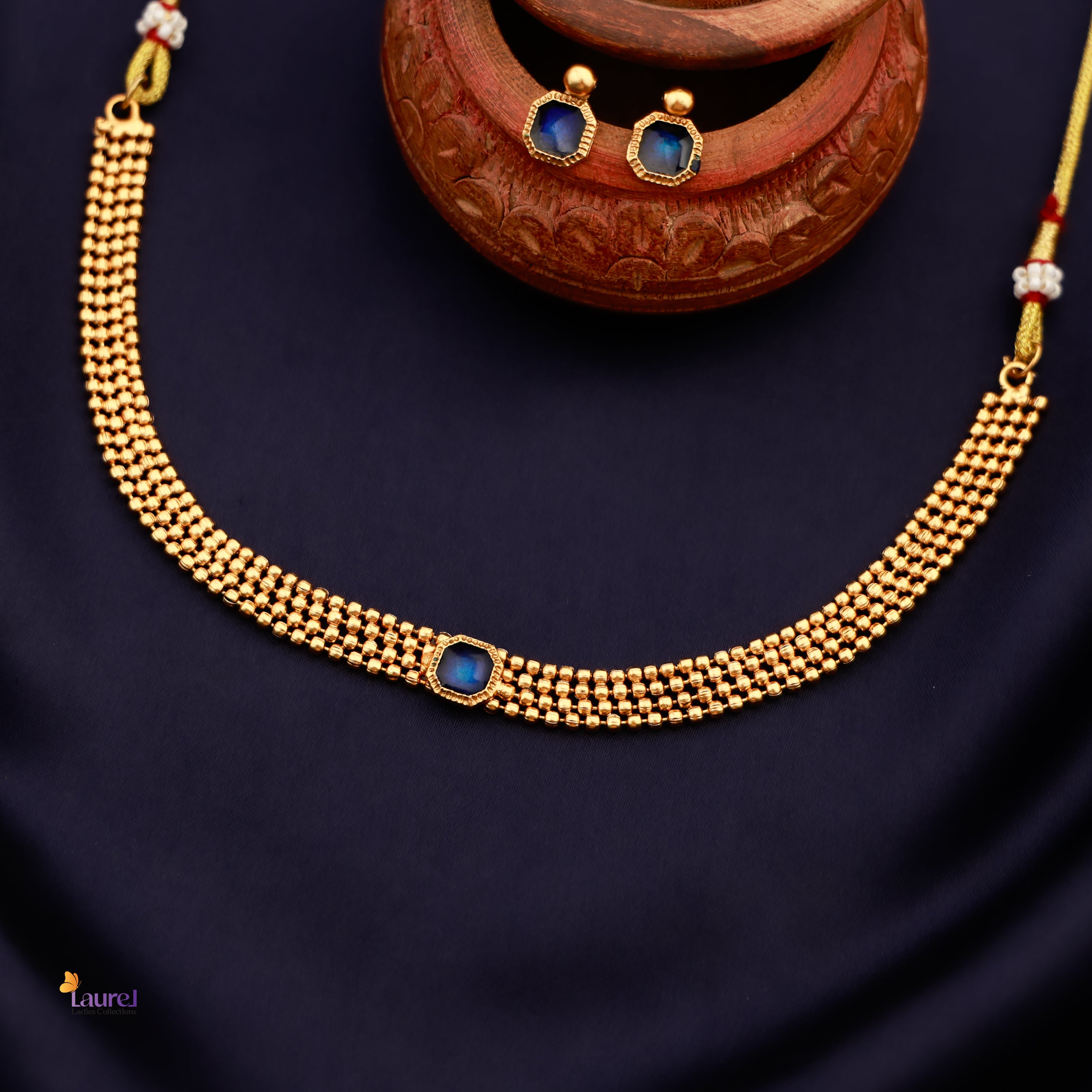 Single Square Multi-Strand Gold Choker with Earring