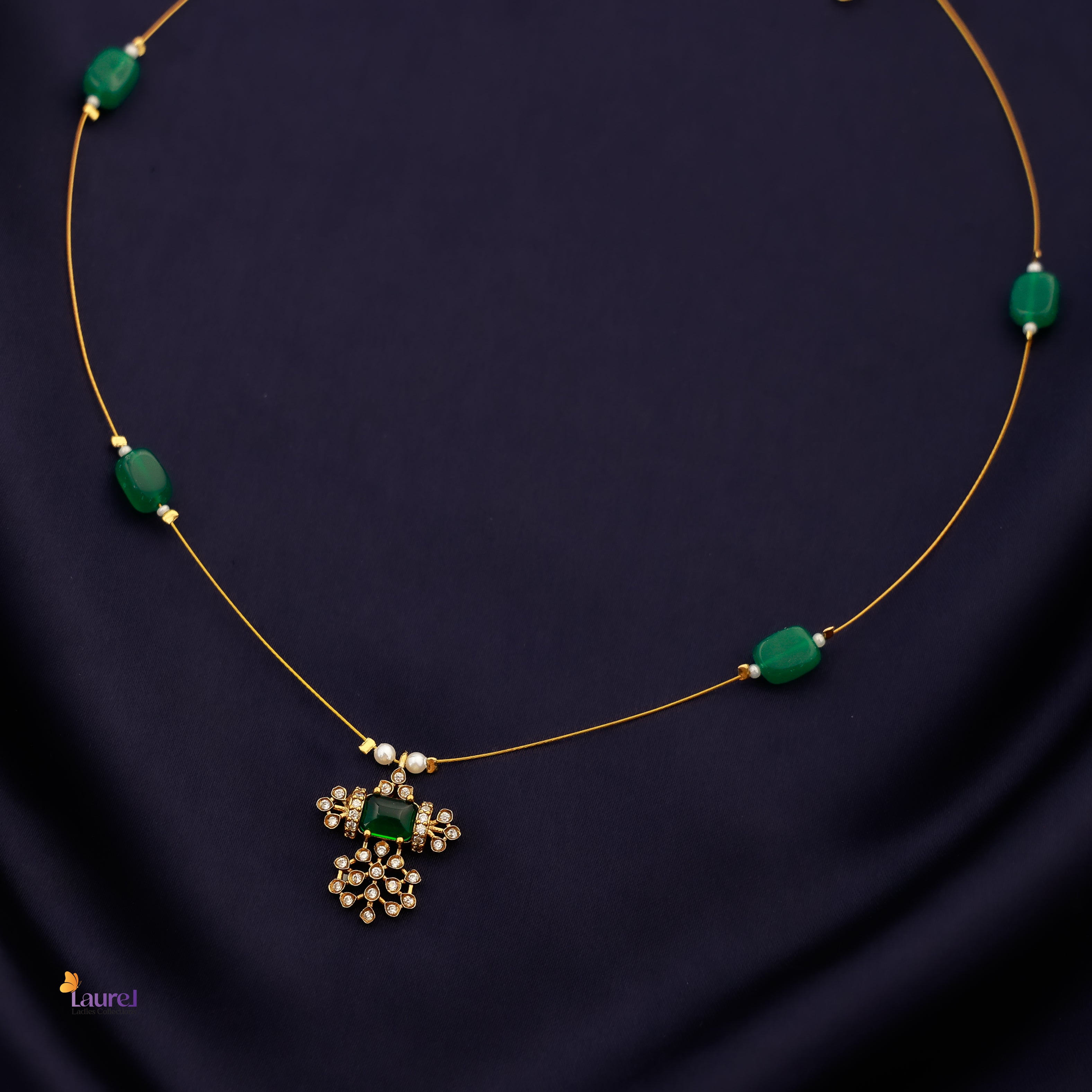 Majesty Bloom Invisible Neckpiece