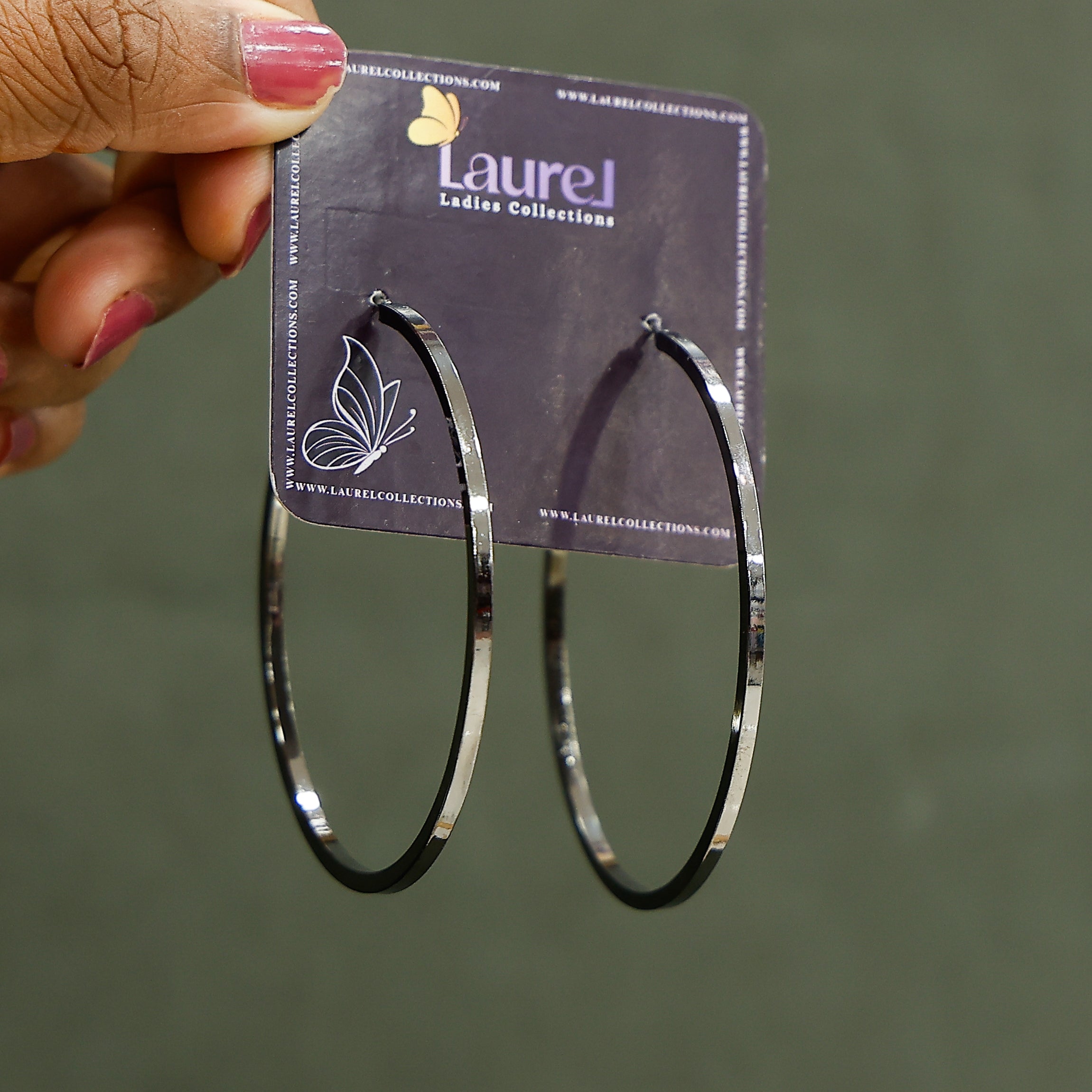 Stylish metal ring hoops earrings for women in silver finish
