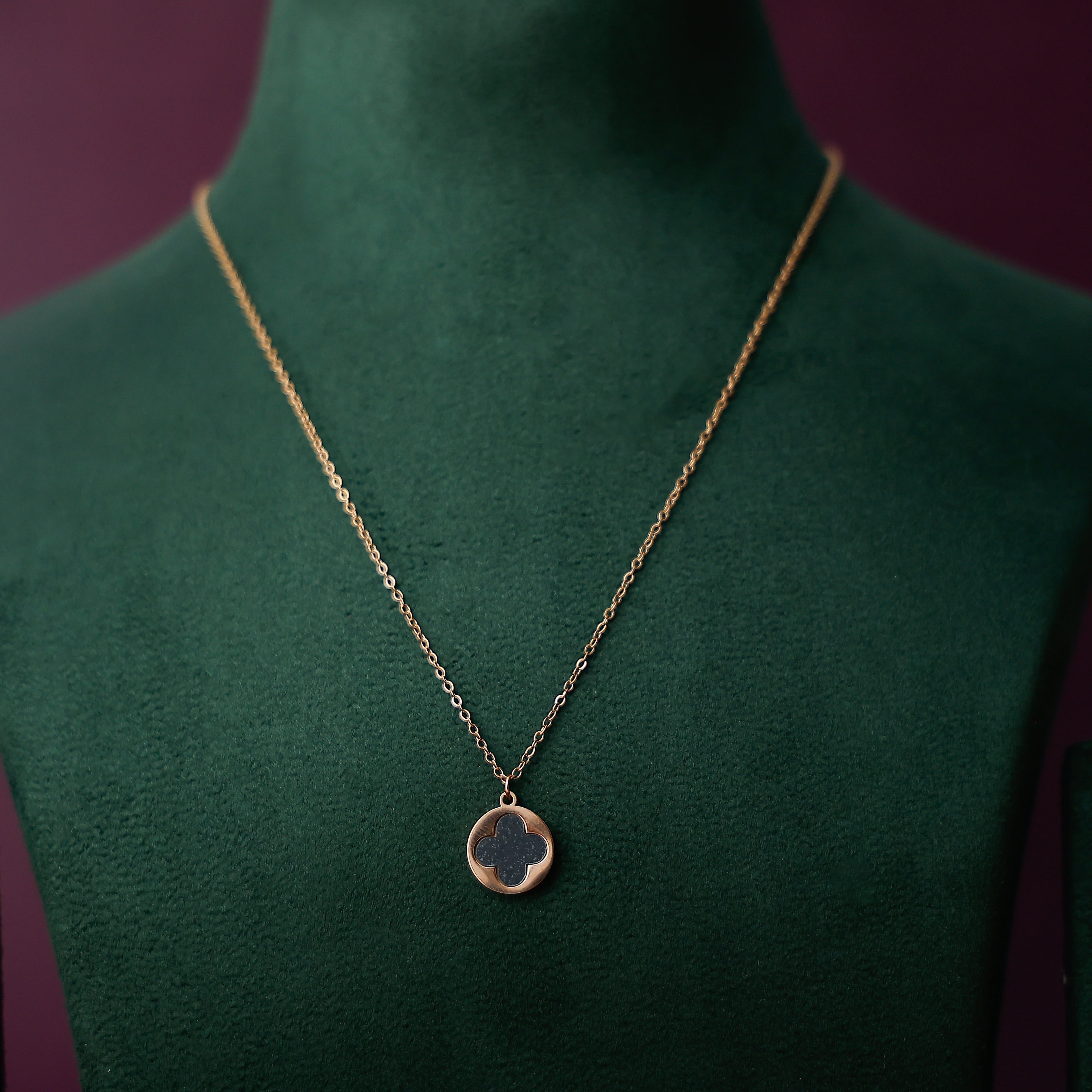 Leaf clover anti tarnish necklace for women
