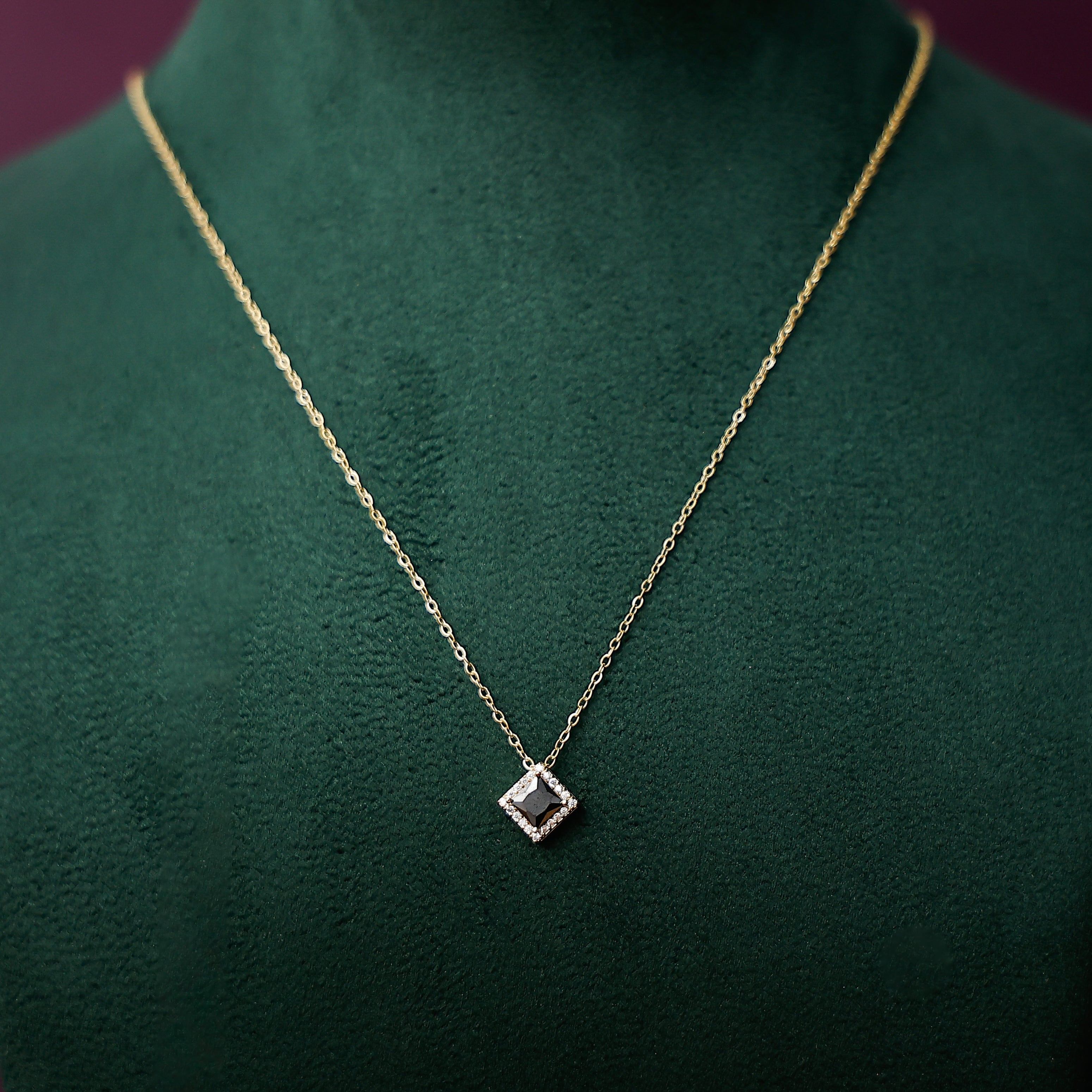 Small heart anti tarnish necklace with elegant gold plated finish