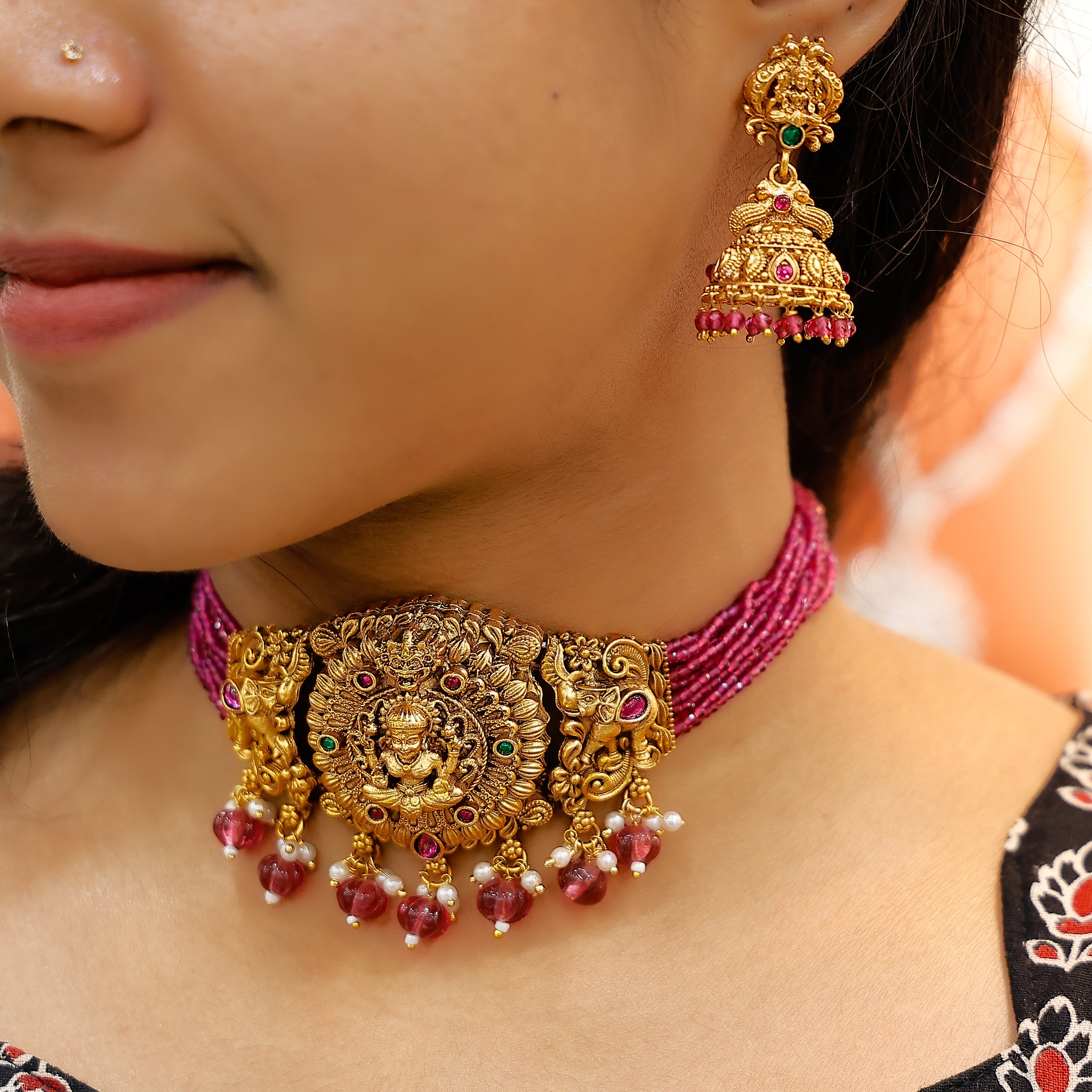 Antique pink beaded jewellery set for women