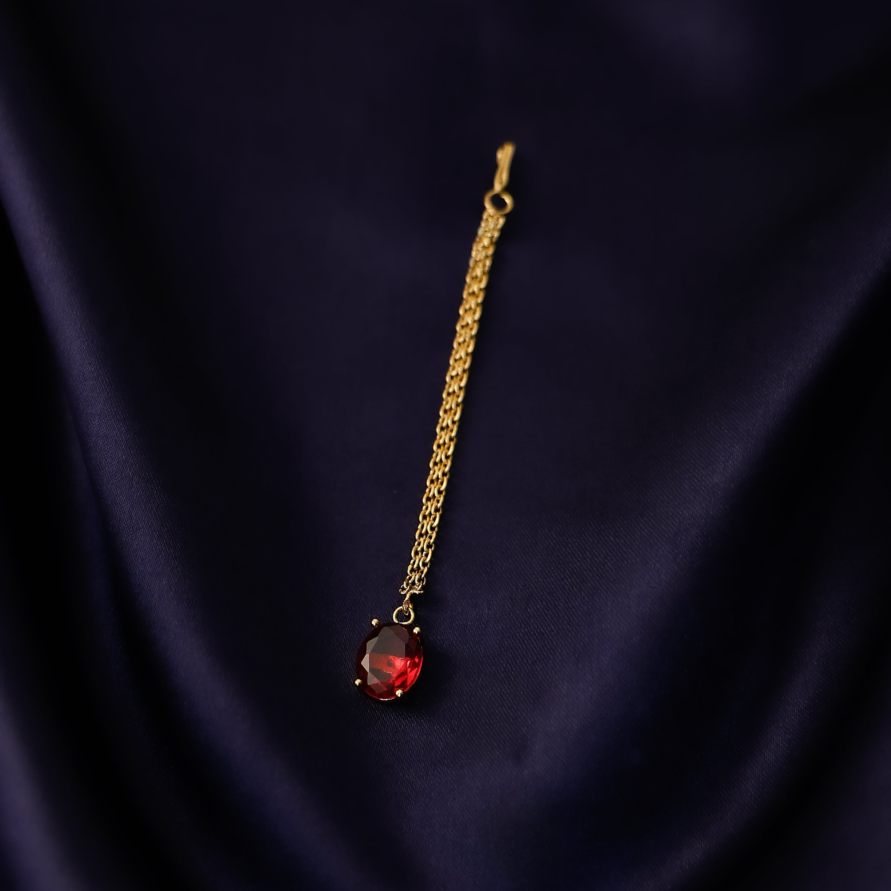 Oval single pendant tikka for bridal ethnic styling