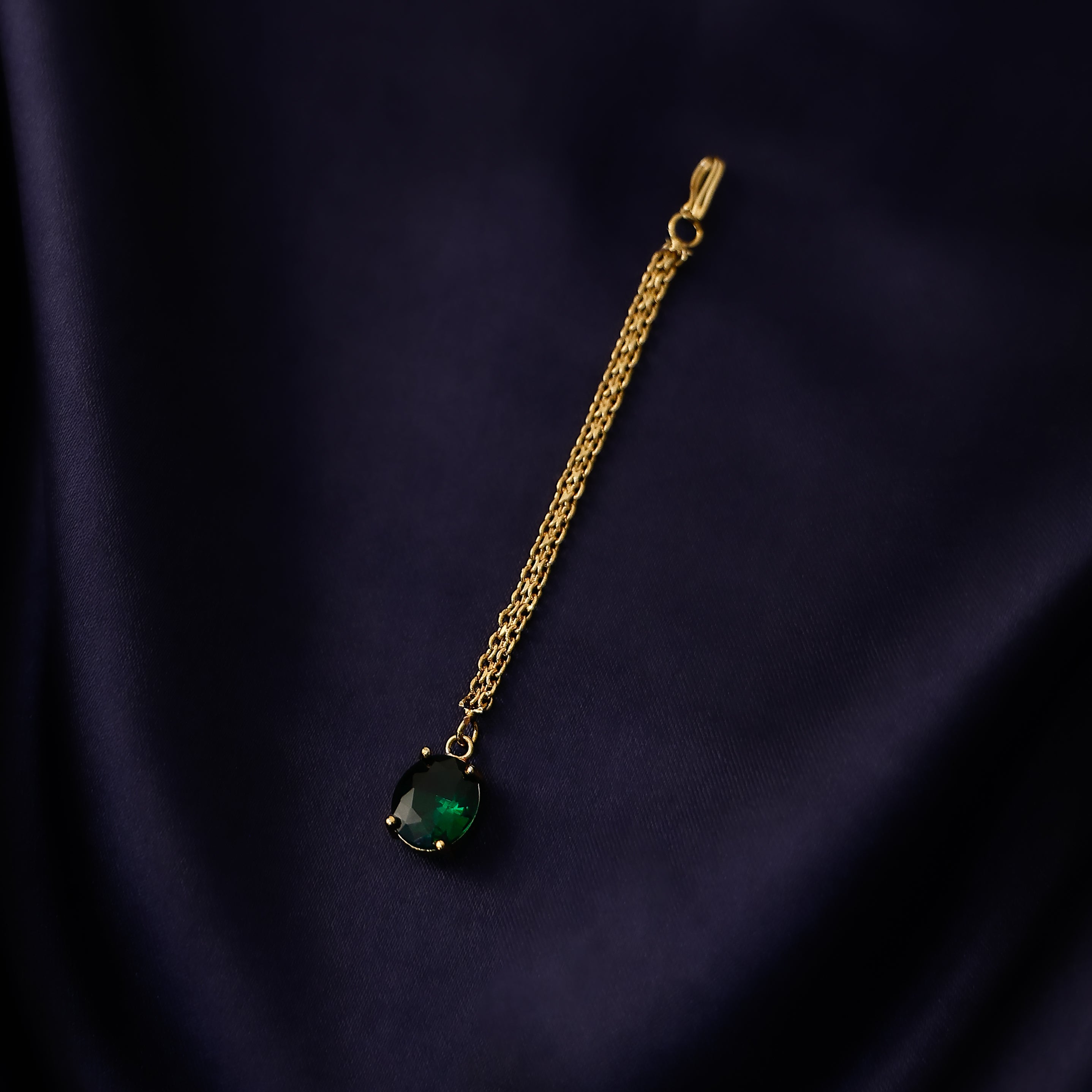Bridal forehead jewellery with oval single pendant