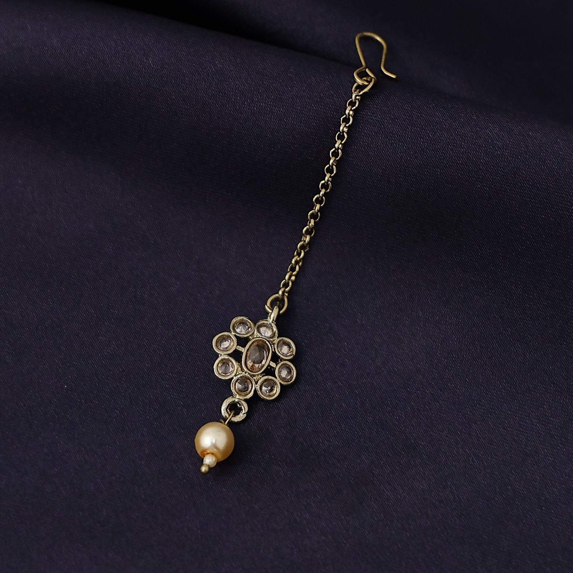 Single Pendant Floral Chutti traditional South Indian bridal hair accessory