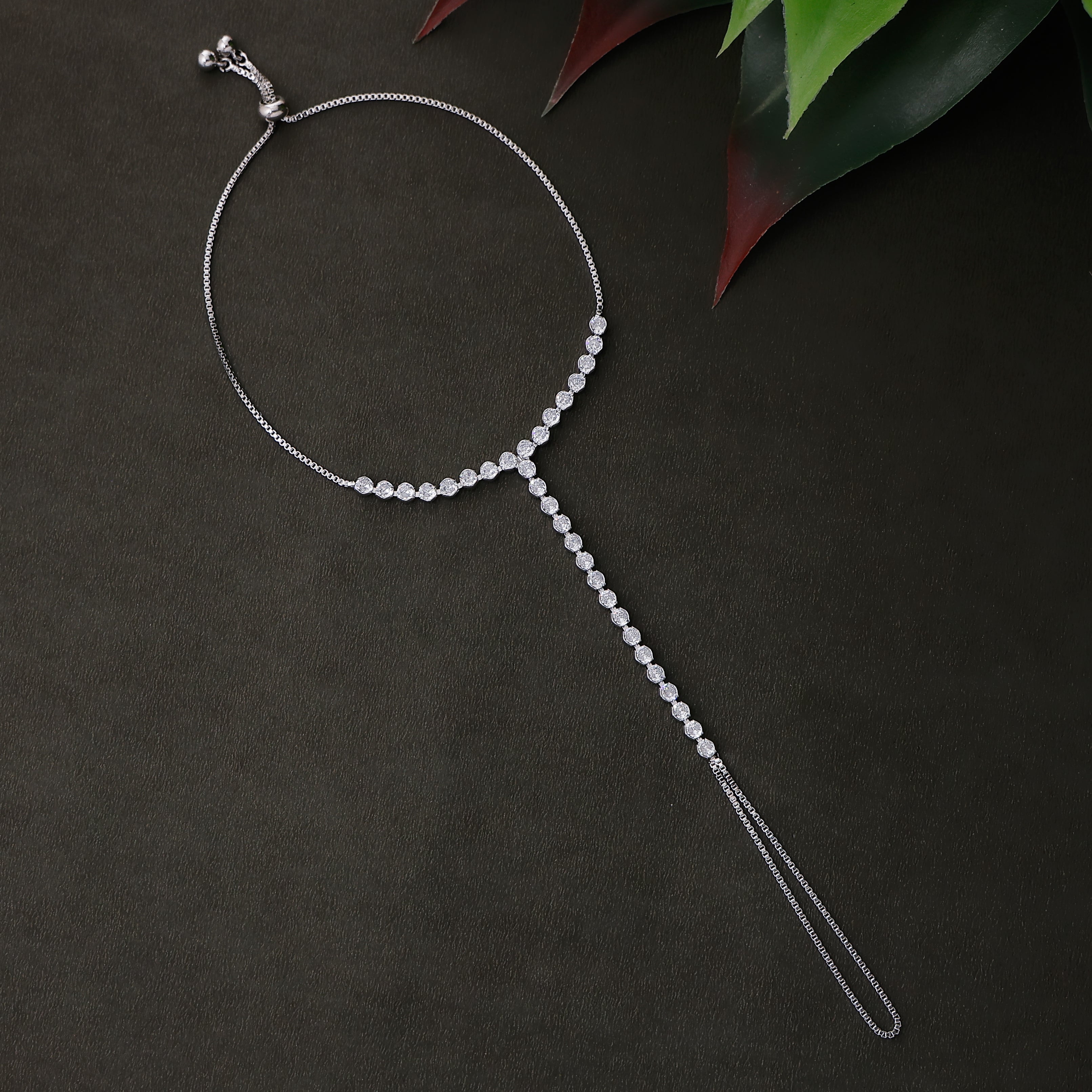Elegant Luna Drip hand chain accessory for weddings and receptions