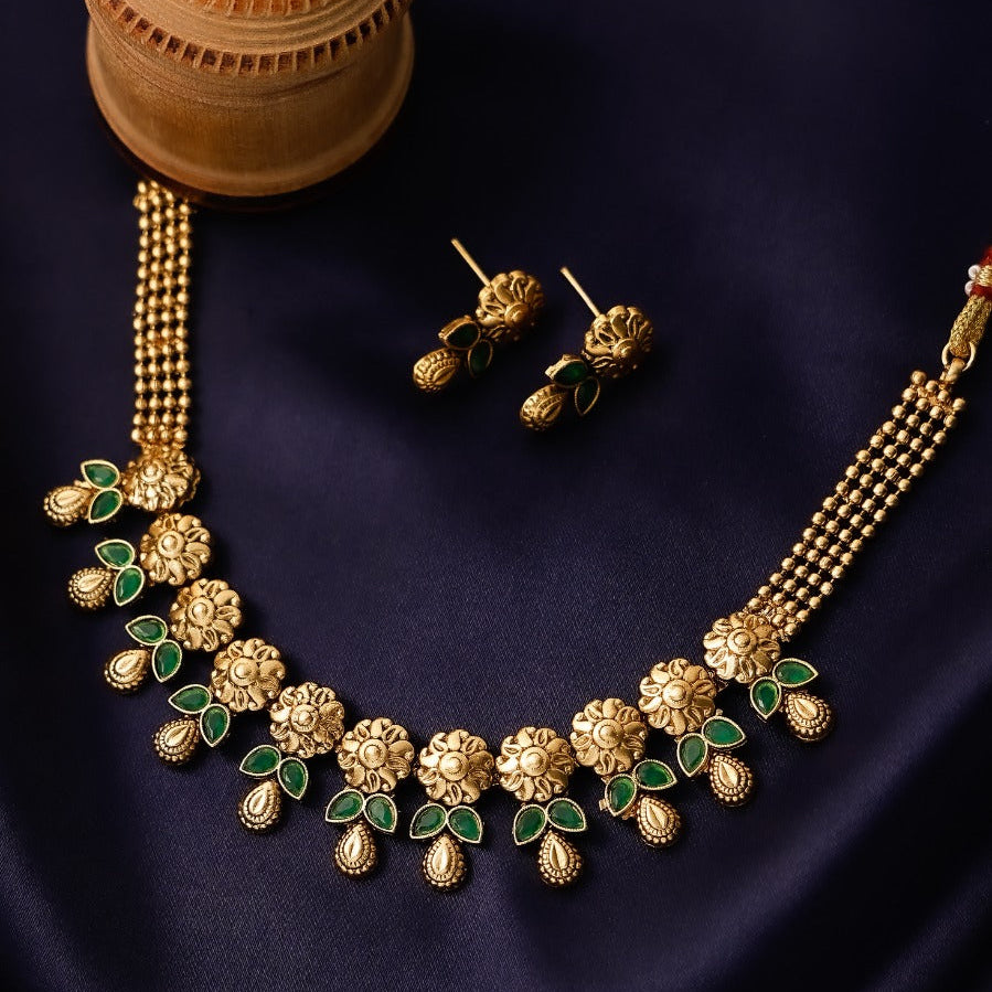 Flower Petal Short Necklace with Matching Earrings for Women
